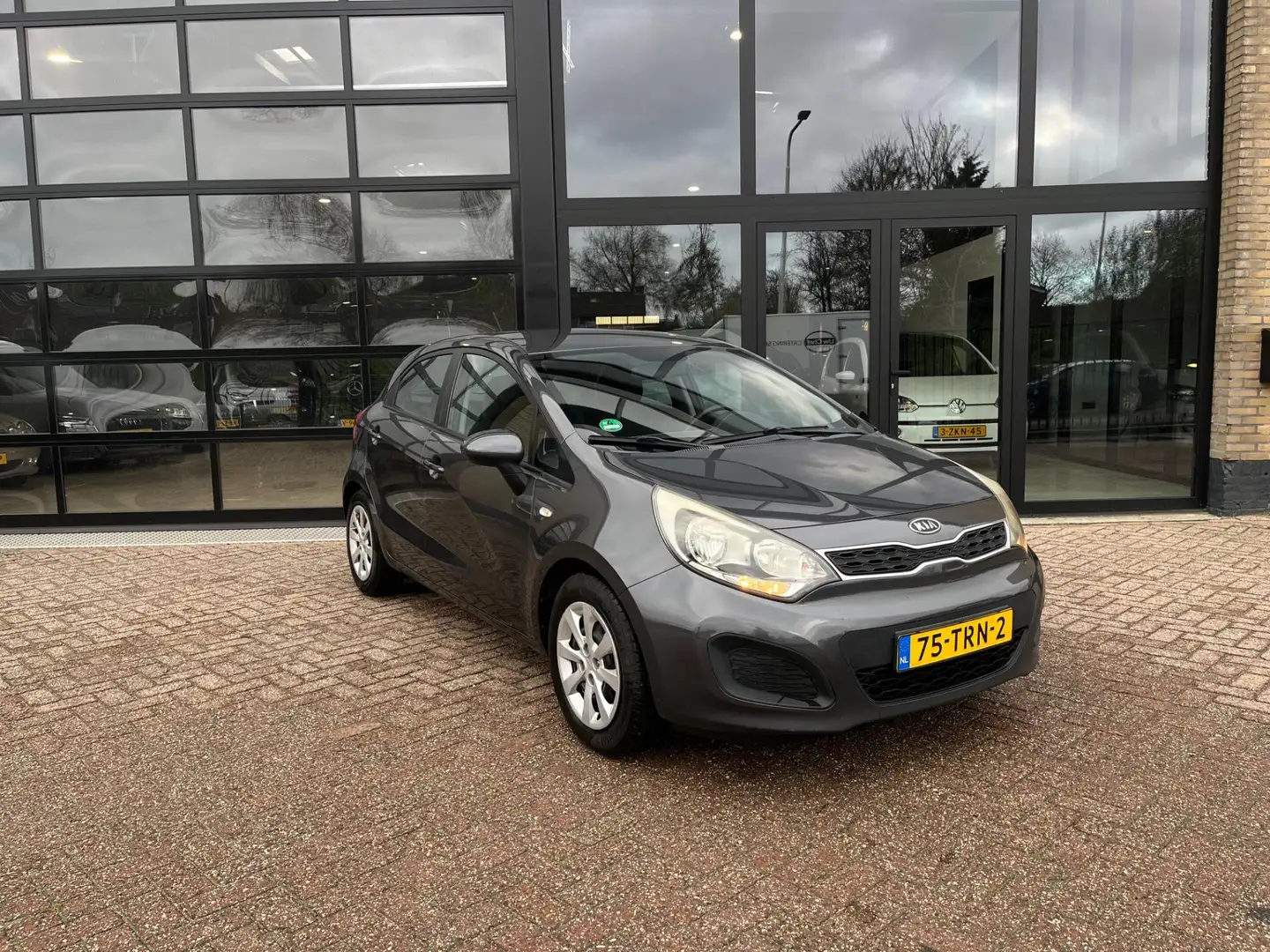 Kia Rio 1.2 CVVT Comfort Pack , Airco, Zuinig Grijs - 2