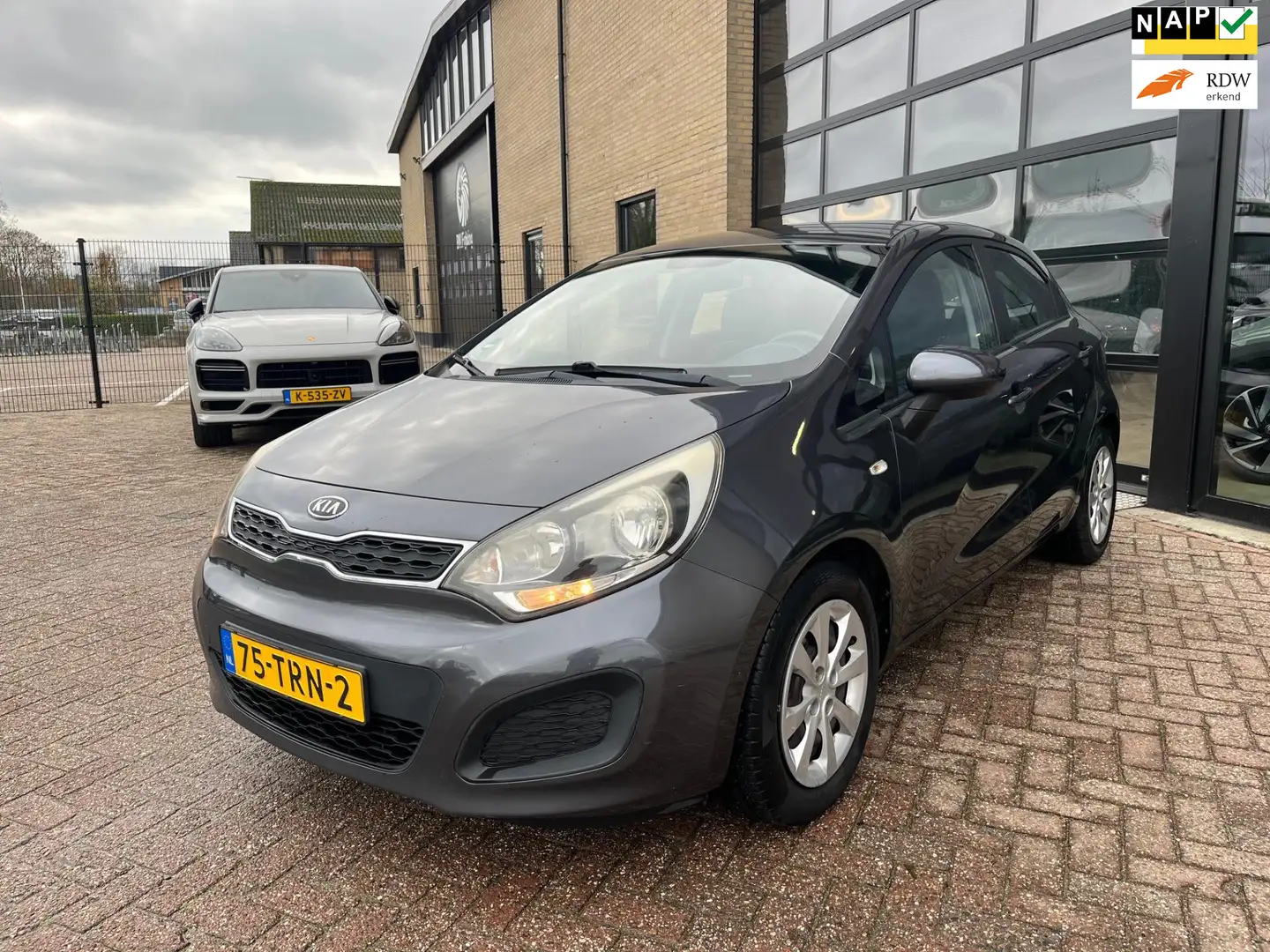 Kia Rio 1.2 CVVT Comfort Pack , Airco, Zuinig Grijs - 1