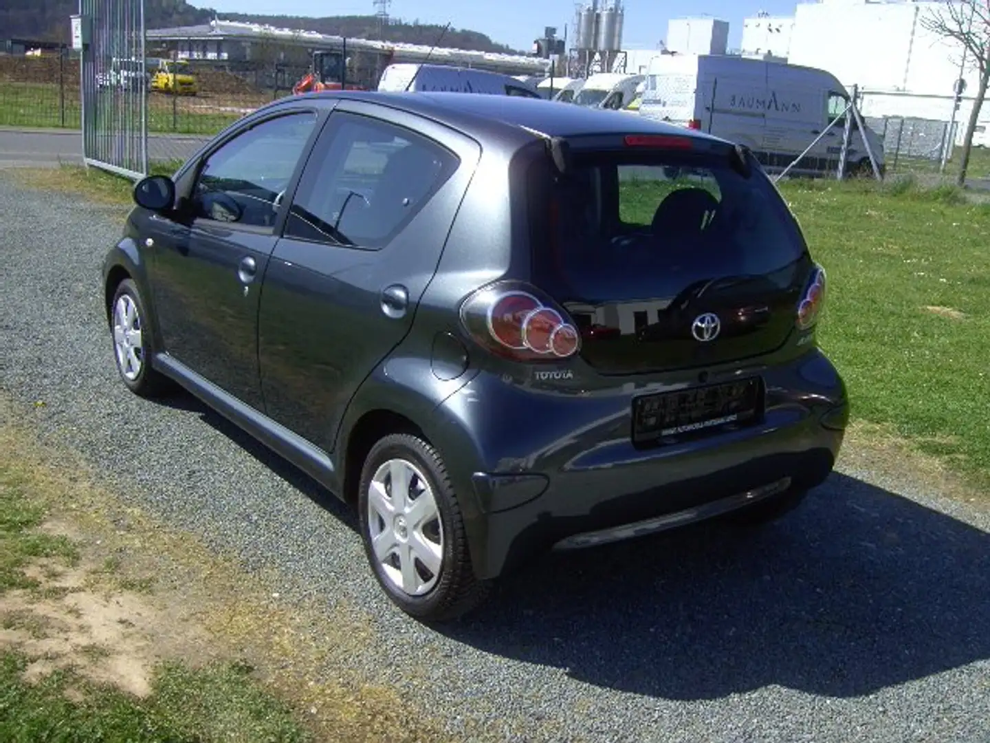 Toyota Aygo Cool/Klima/1.Hand/4-Türen/wenig KM Grey - 2