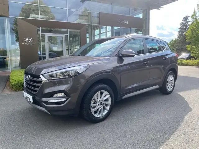 Hyundai TUCSON Style 2WD 1.6 Allwetter+Navi+Xenon+Sitzhzg.