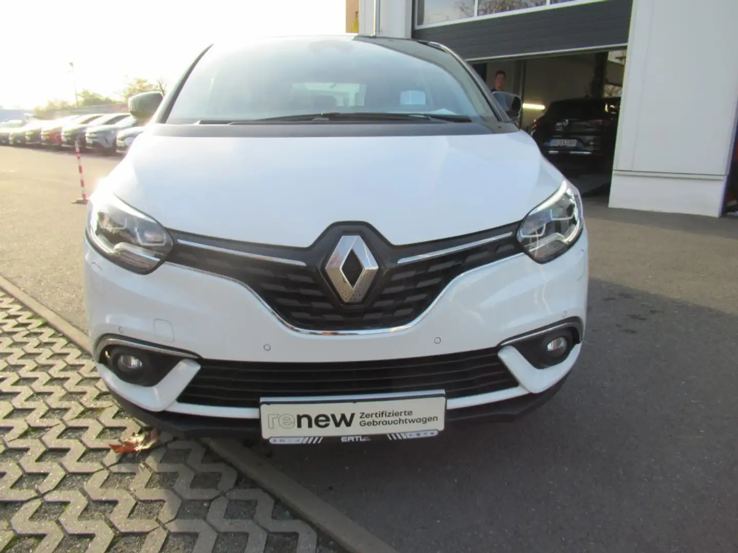 Renault Scenic BLUE dCi 120 EDC BOSE EDITION Weiß - 2