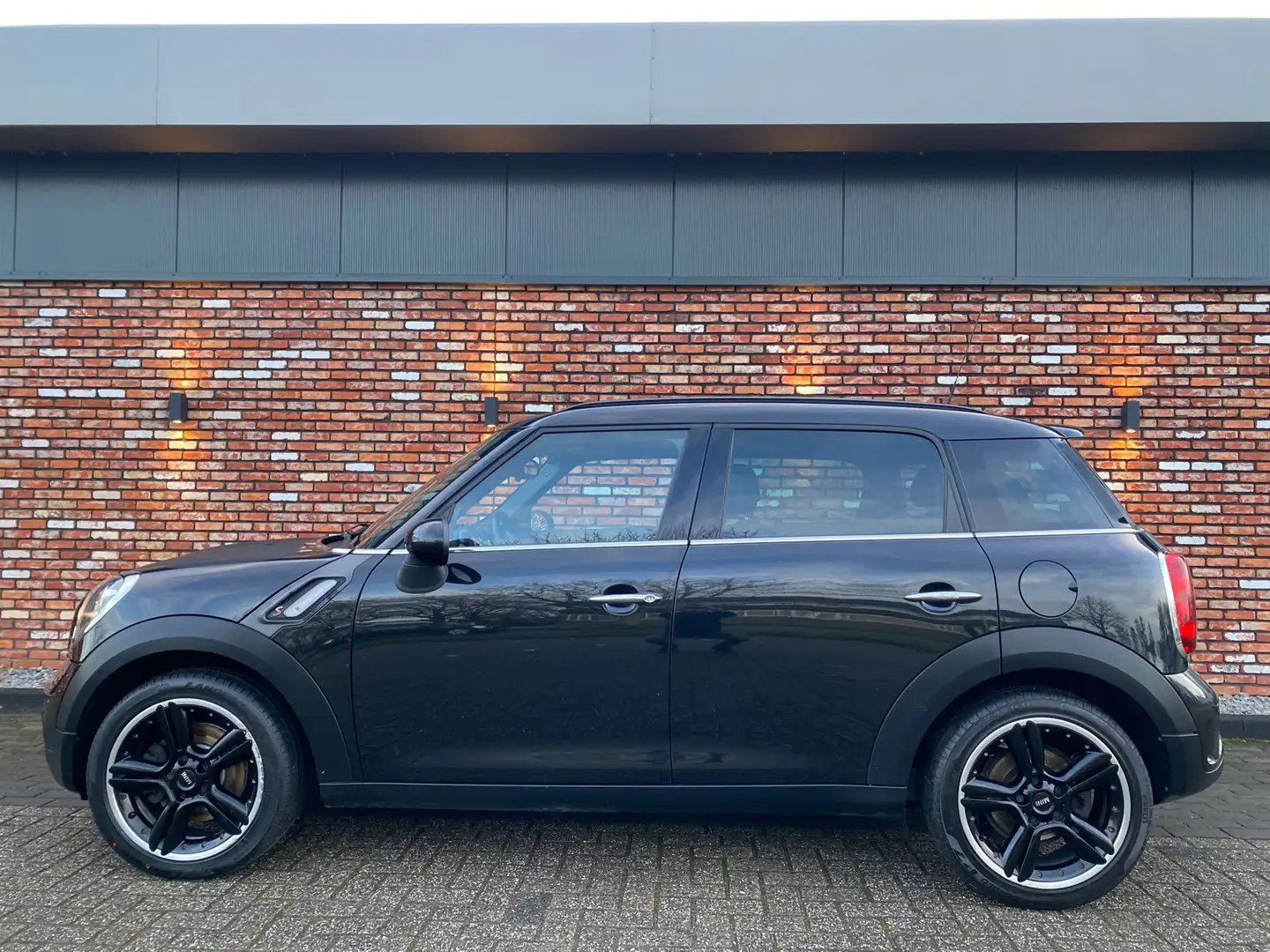 MINI Cooper S Countryman Mini 1.6 Chili Pano Leer Trekhaak Cruise 135000km! Zwart - 2