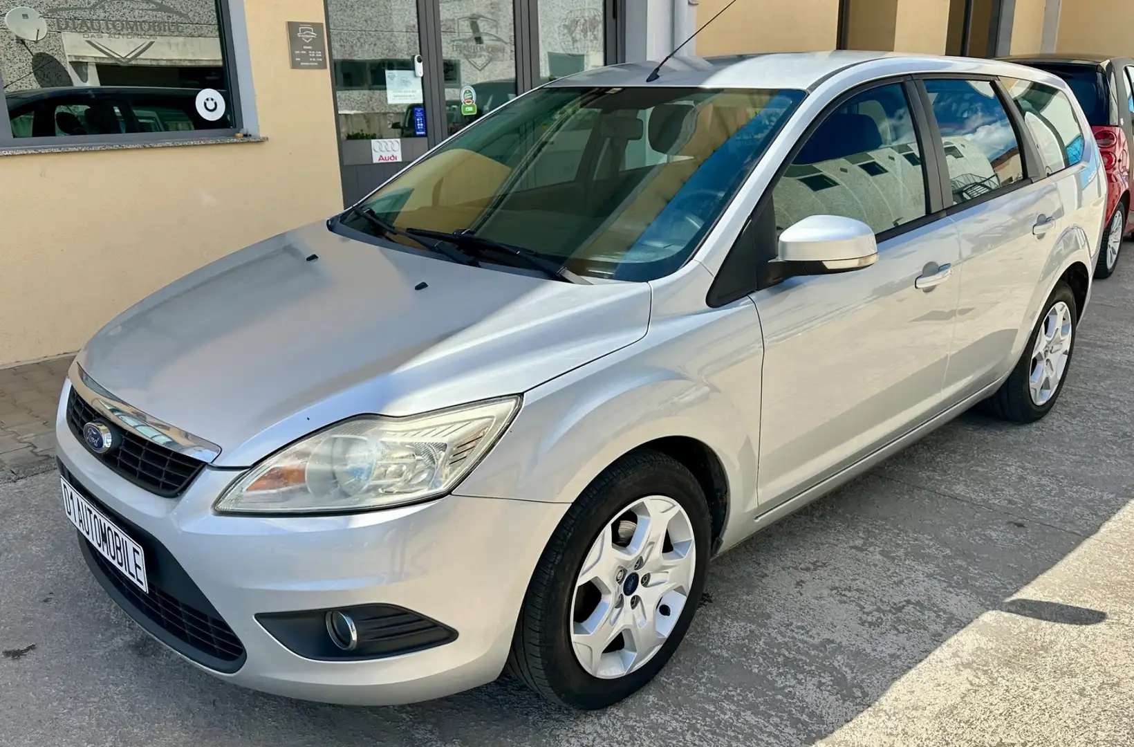 Ford Focus 1.6 Tdci SW Grau - 1