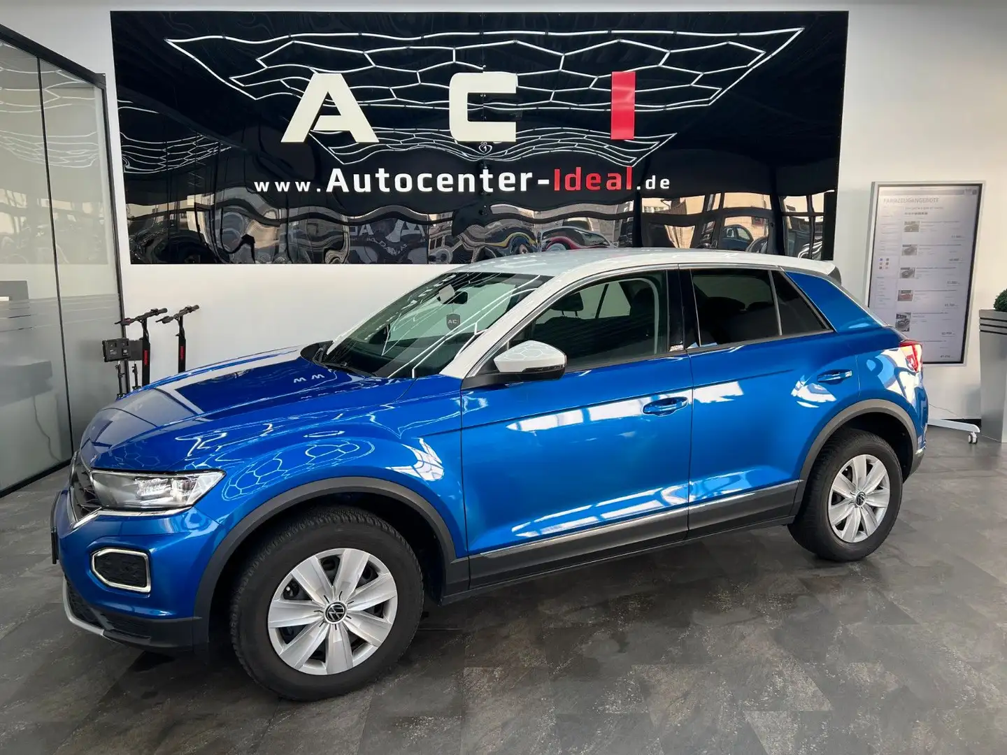 Volkswagen T-Roc Active,StandH.,ACC,LED,Kamera,VZE,SHA,Navi Blau - 2