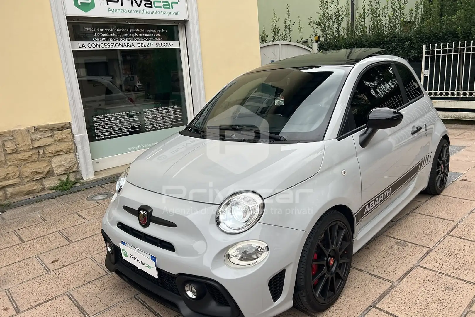 Abarth 595 595 1.4 Turbo T-Jet 180 CV Esseesse Argento - 1