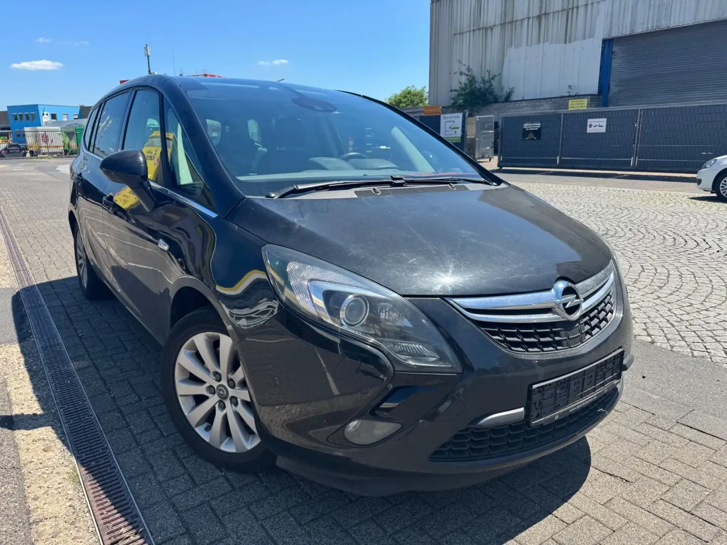Opel Zafira C Tourer Innovation Xenon 7Si 2xPanorama Černá - 1