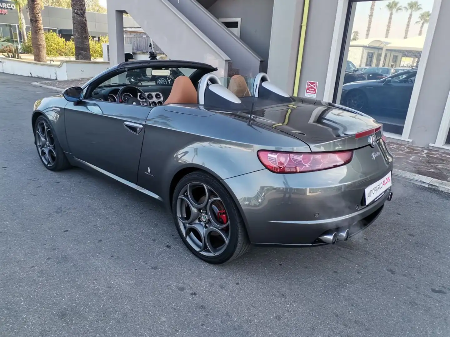 Alfa Romeo Spider 1750 TBi Gris - 2