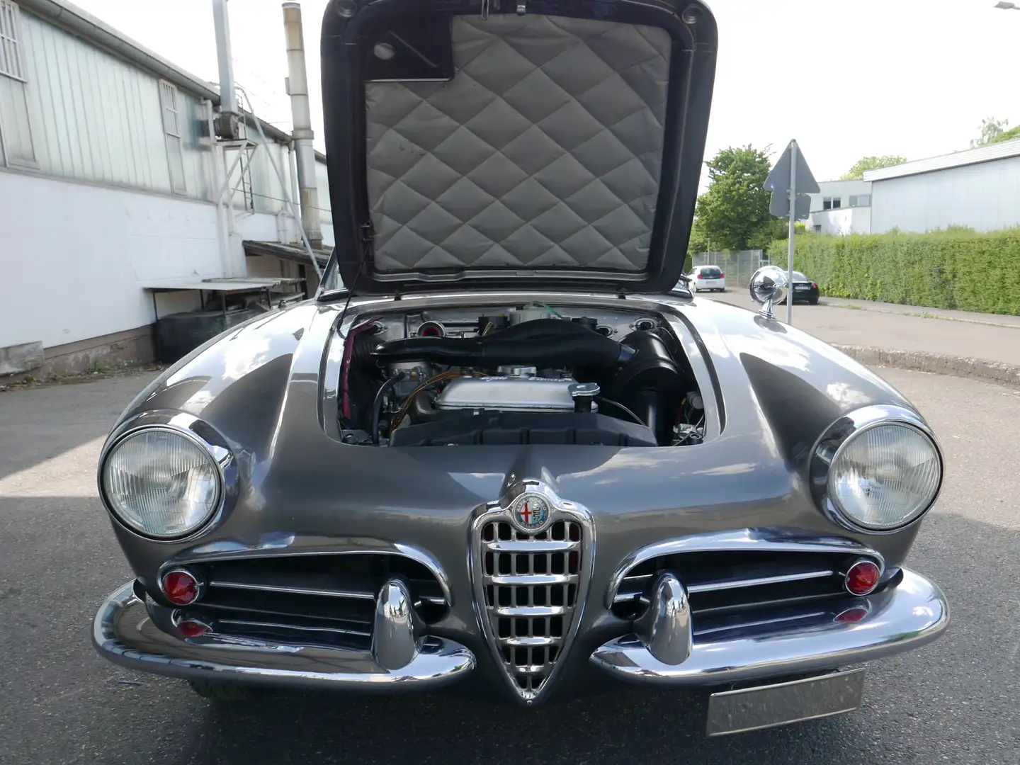 Alfa Romeo Spider Alfa Romeo Giulia Spider 1600 Grau - 1