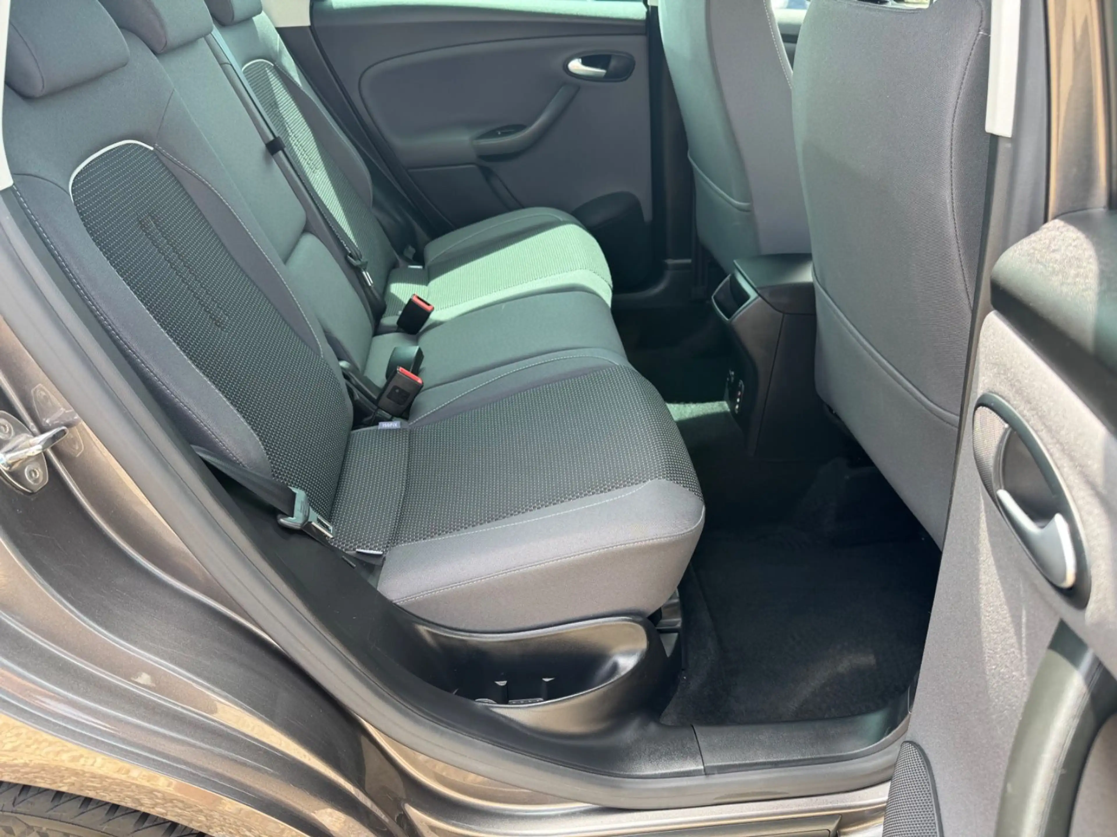 SEAT Altea 1.6 TDI 4You *Navi *PDC *AHK *Sitzheizung — photo 6