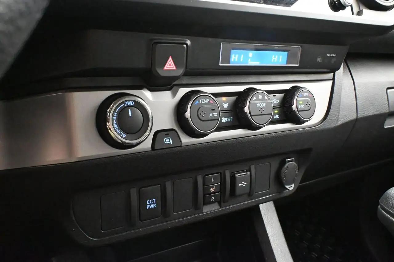 Toyota Tacoma снимка Toyota Tacoma