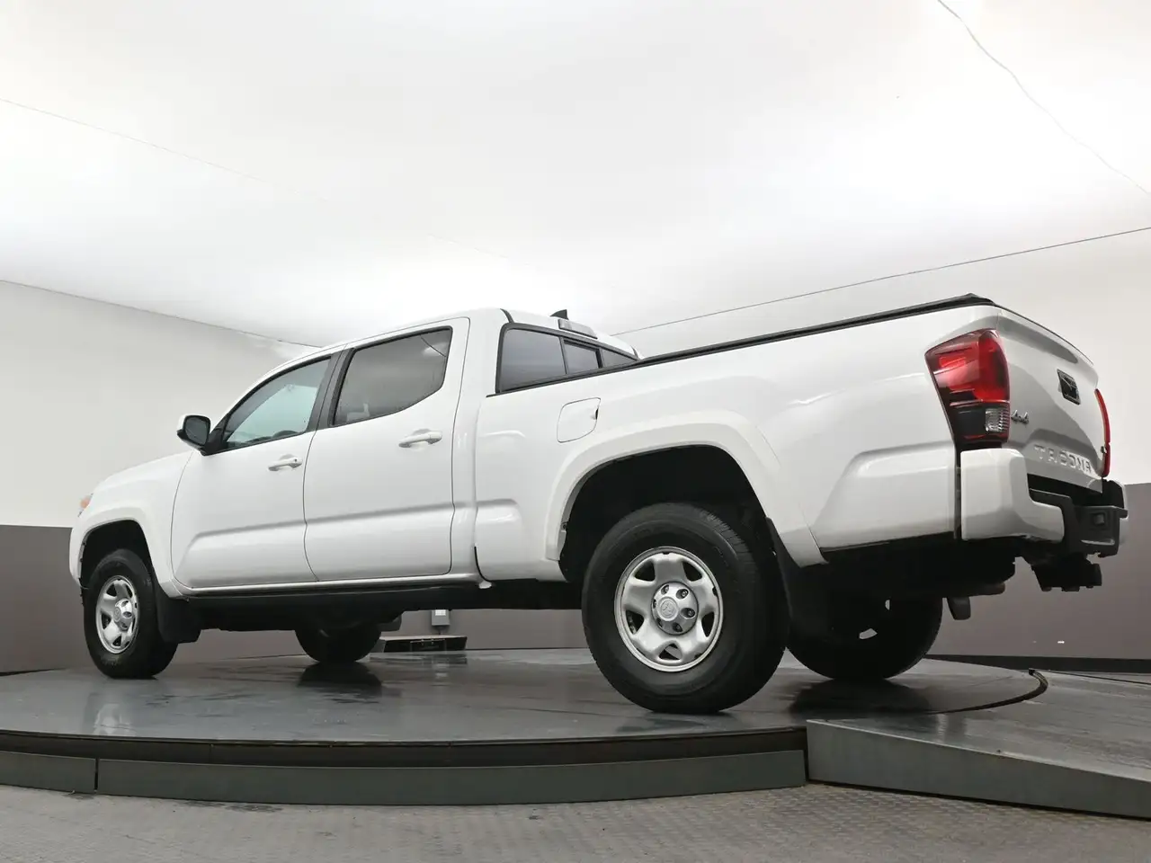 Toyota Tacoma снимка Toyota Tacoma