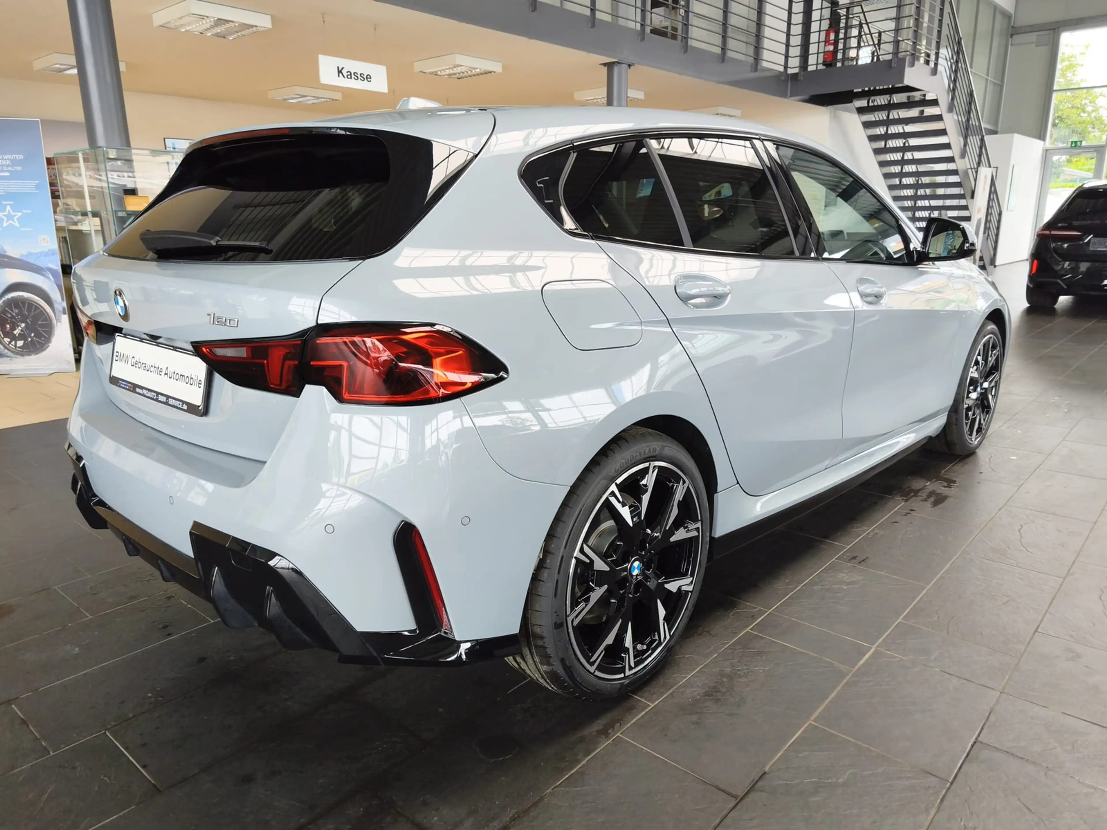 BMW 120 i M Sport Dr.As+/19"/ACC/PANO/RFK — photo 7