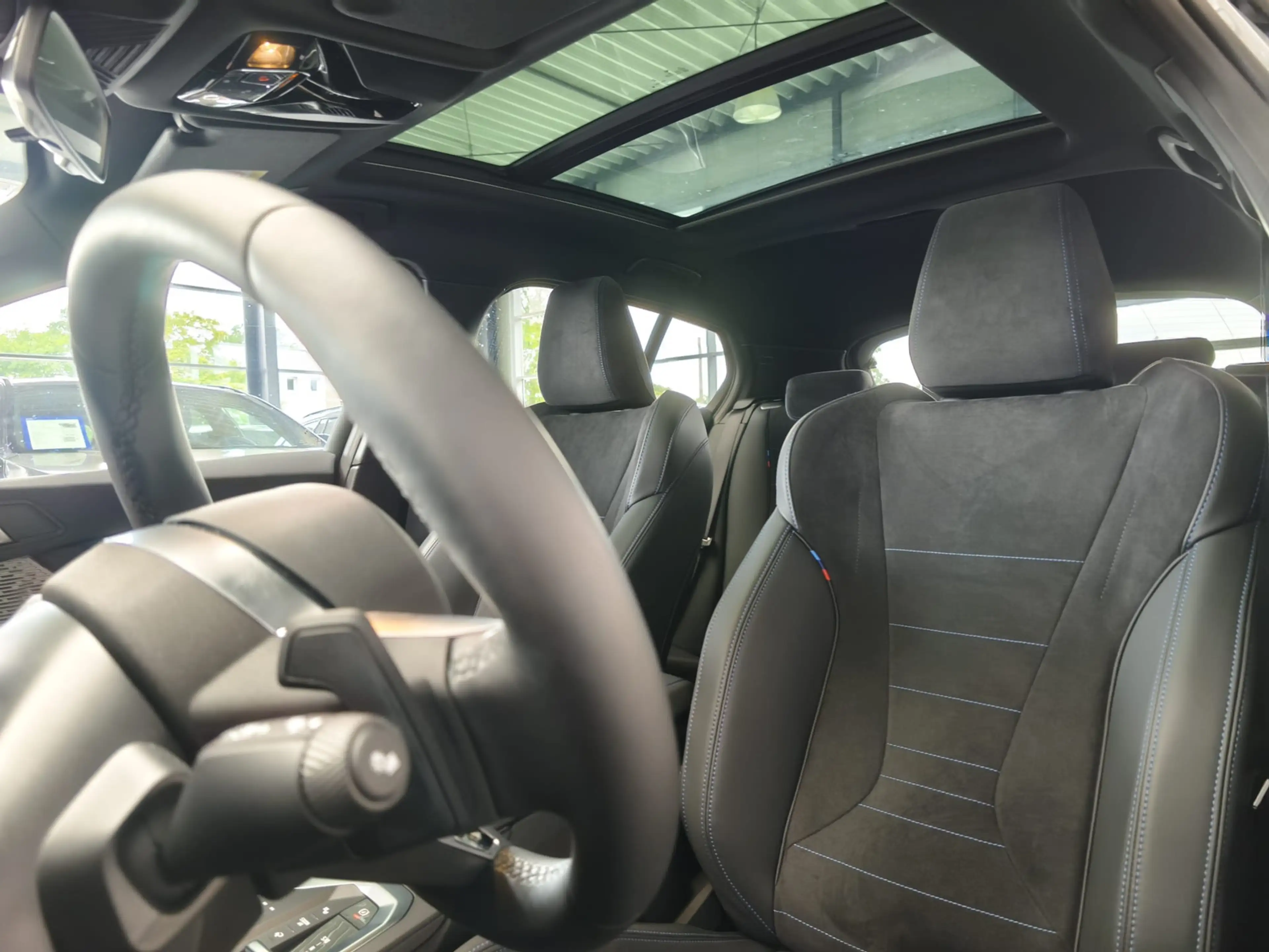 BMW 120 i M Sport Dr.As+/19"/ACC/PANO/RFK — photo 15