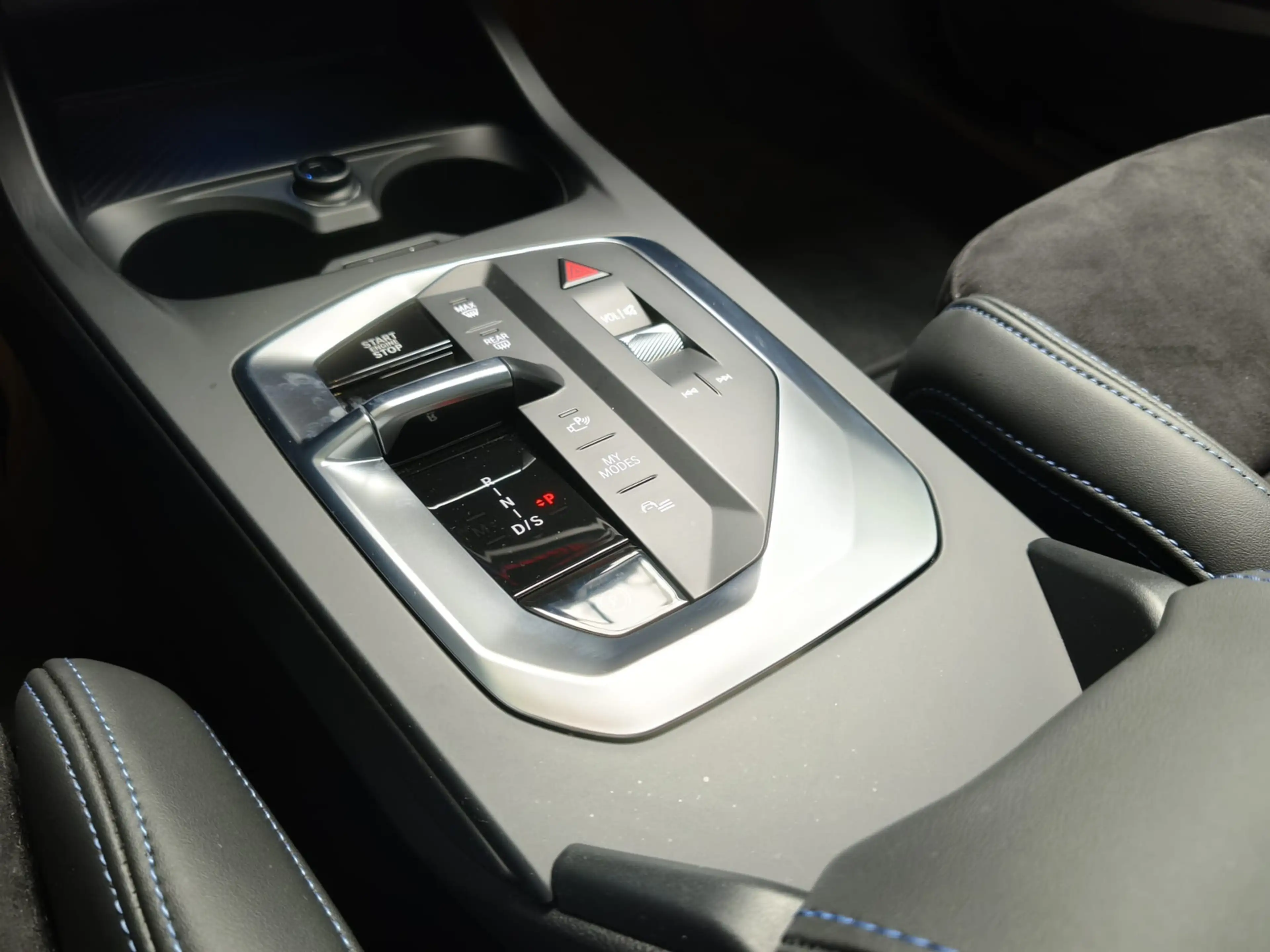 BMW 120 i M Sport Dr.As+/19"/ACC/PANO/RFK — photo 13
