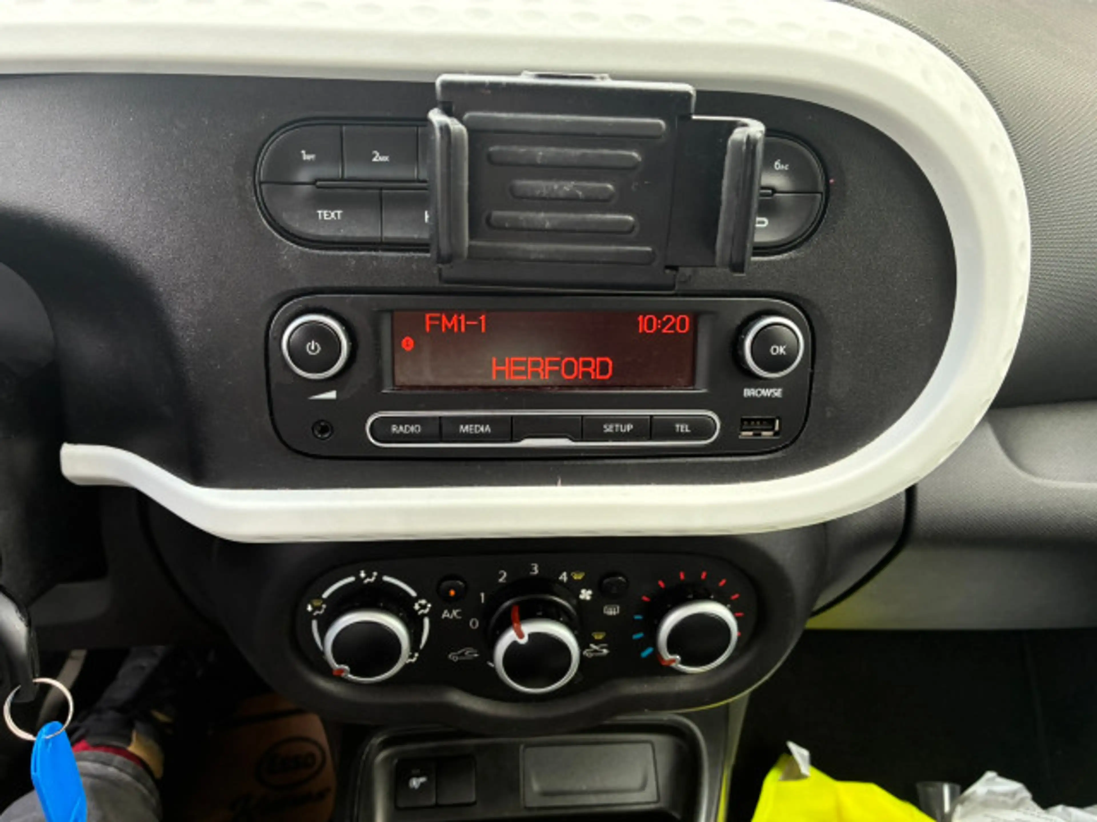 Renault Twingo SCe75 Limited Klimaanlage — photo 4