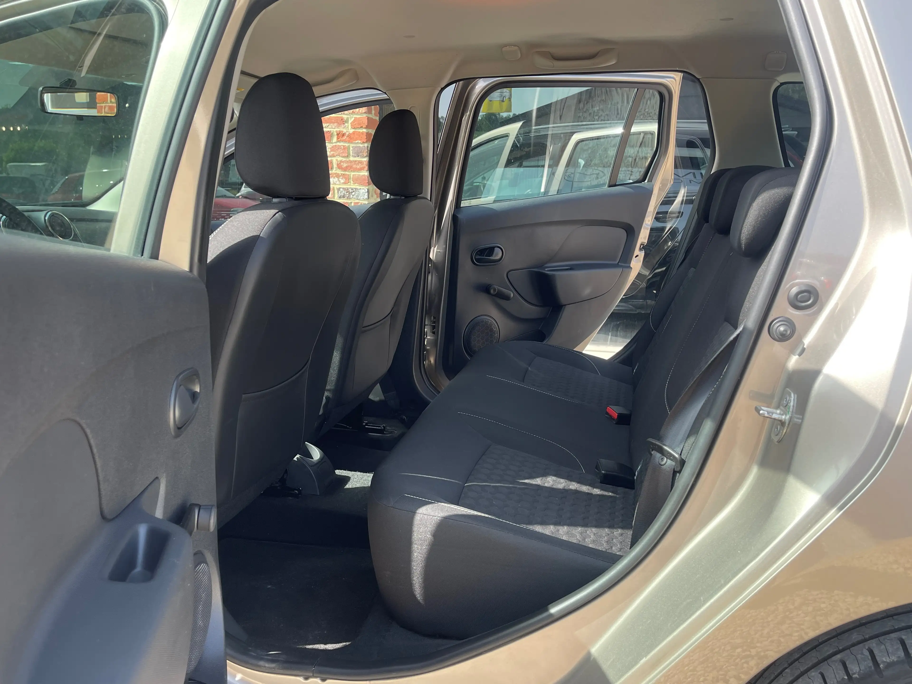 Dacia Logan MCV 1.5 dCi Laureate*NAVI*CLIM*GARANTIE 1AN — photo 9