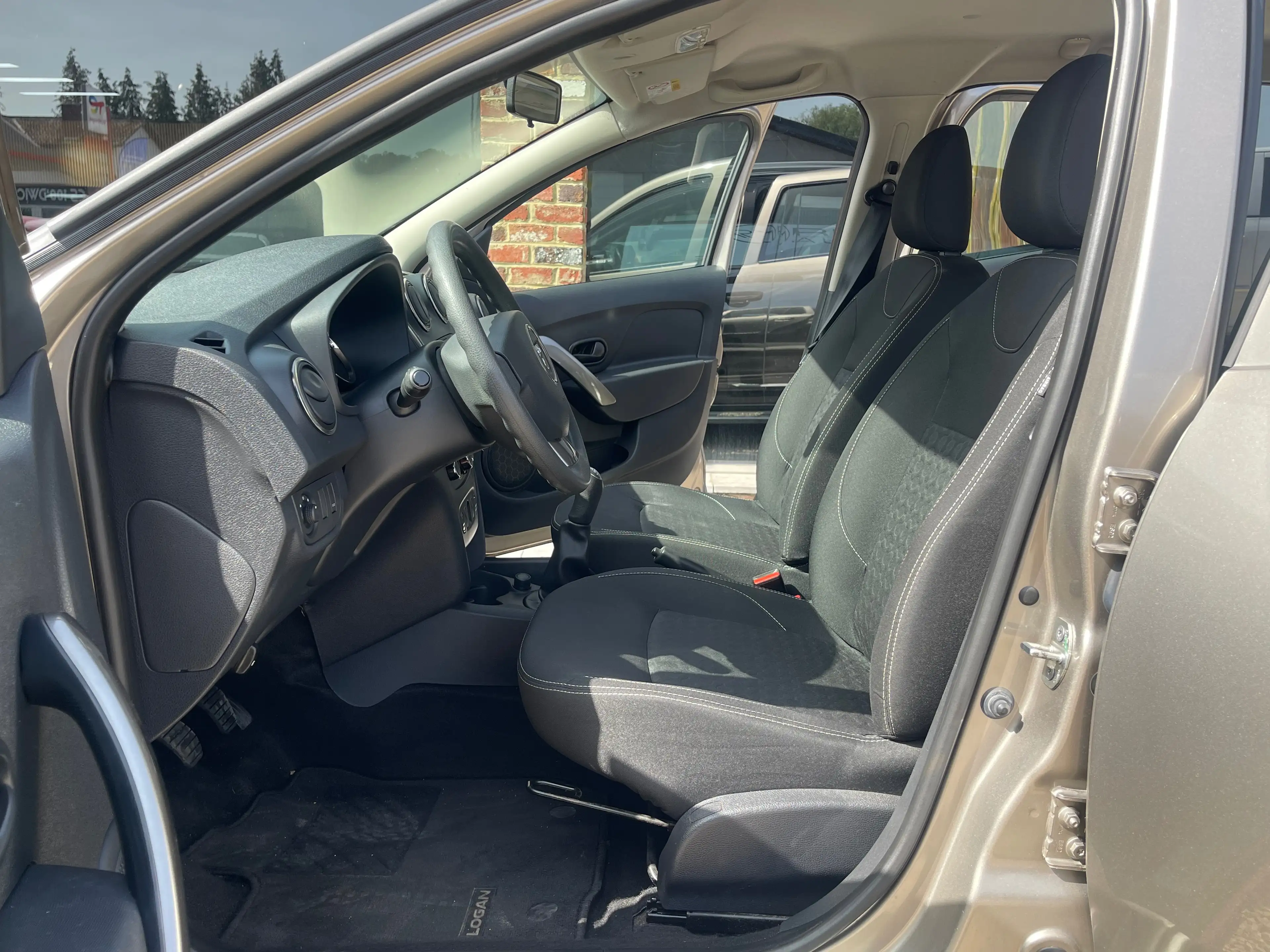 Dacia Logan MCV 1.5 dCi Laureate*NAVI*CLIM*GARANTIE 1AN — photo 10