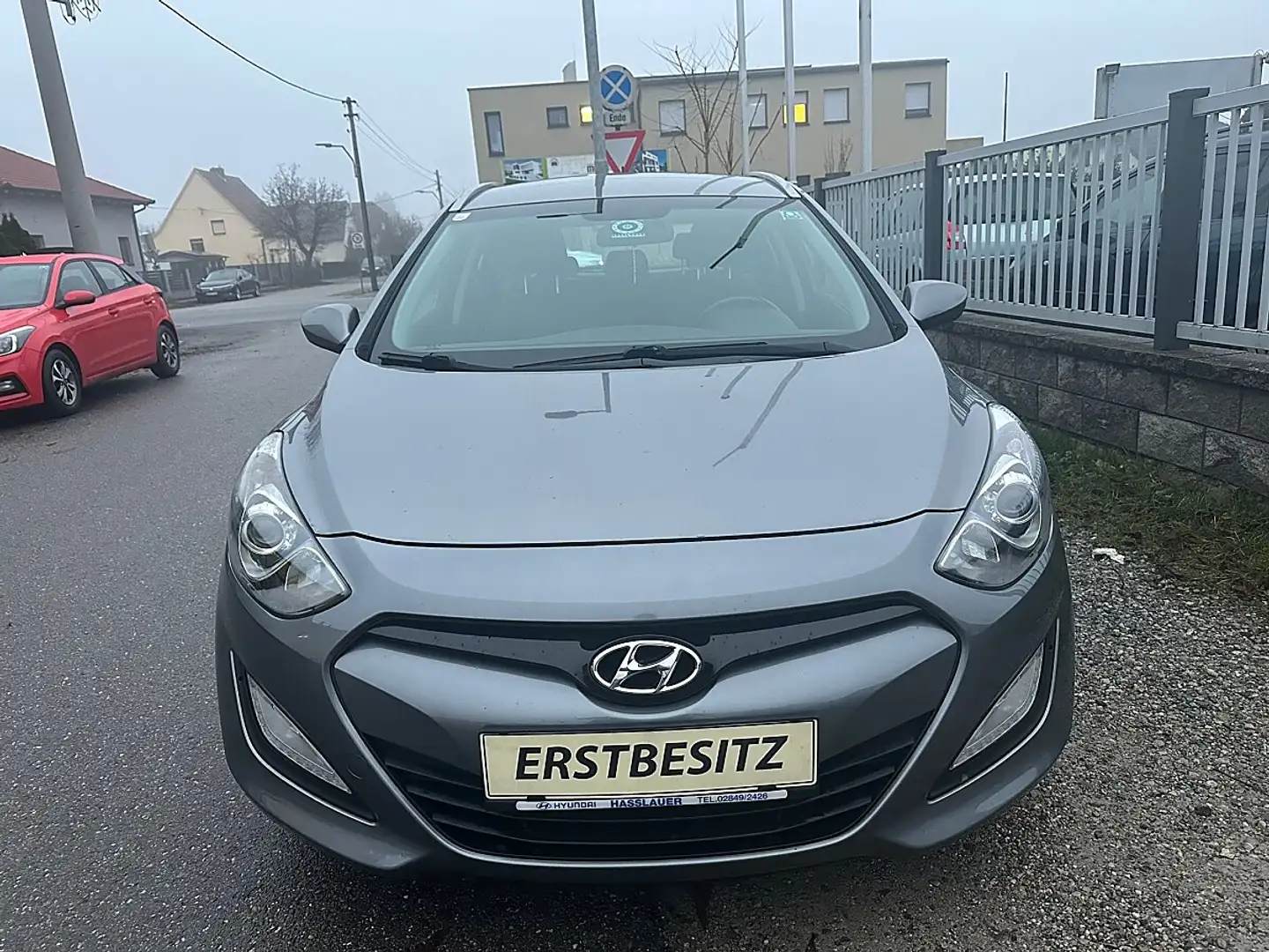 Hyundai i30 1,6 CRDi Premium Grau - 2