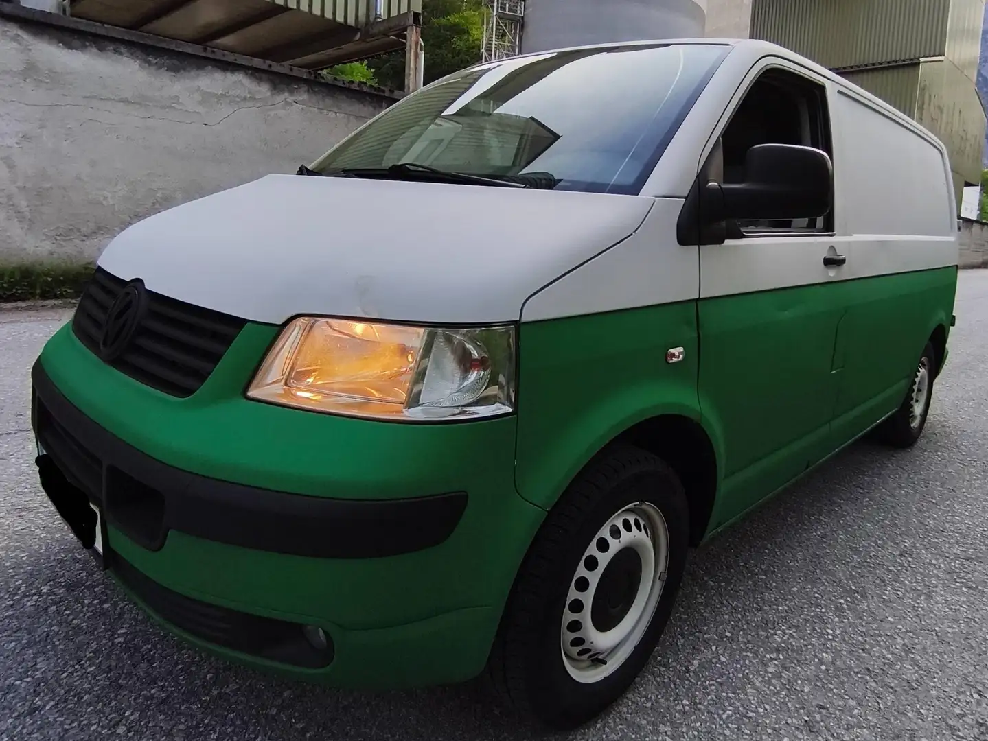 Volkswagen T5 2,5L TDI, D-PF 4MOTION Weiß - 2