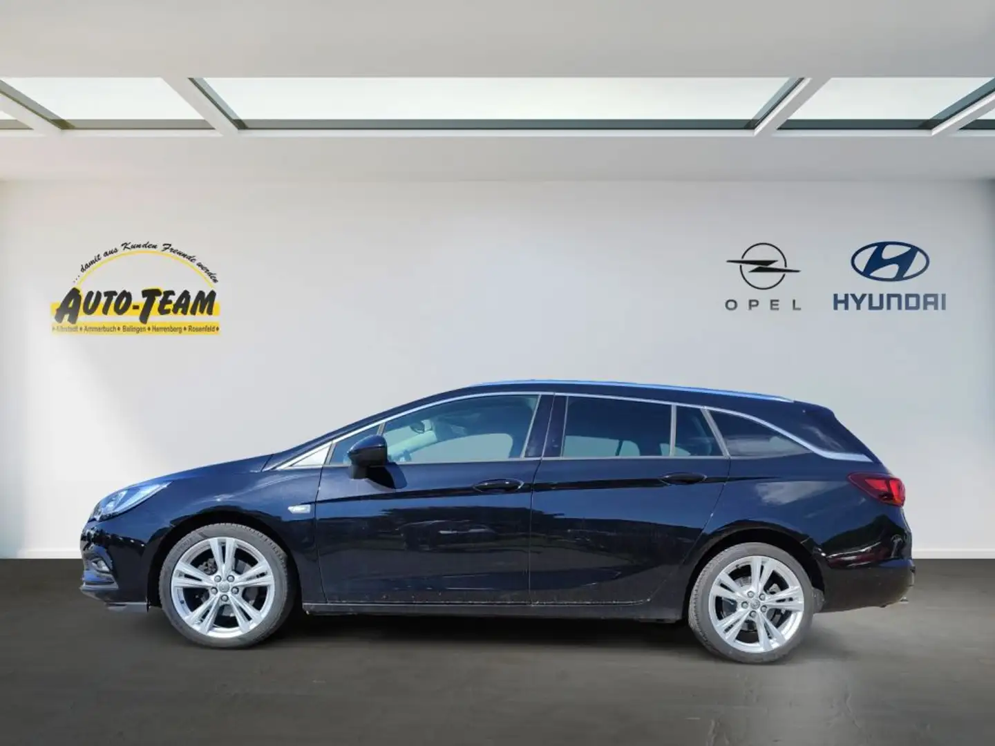 Opel Astra 1.6 Turbo Start/Stop Sports Tourer Innovation Zwart - 2