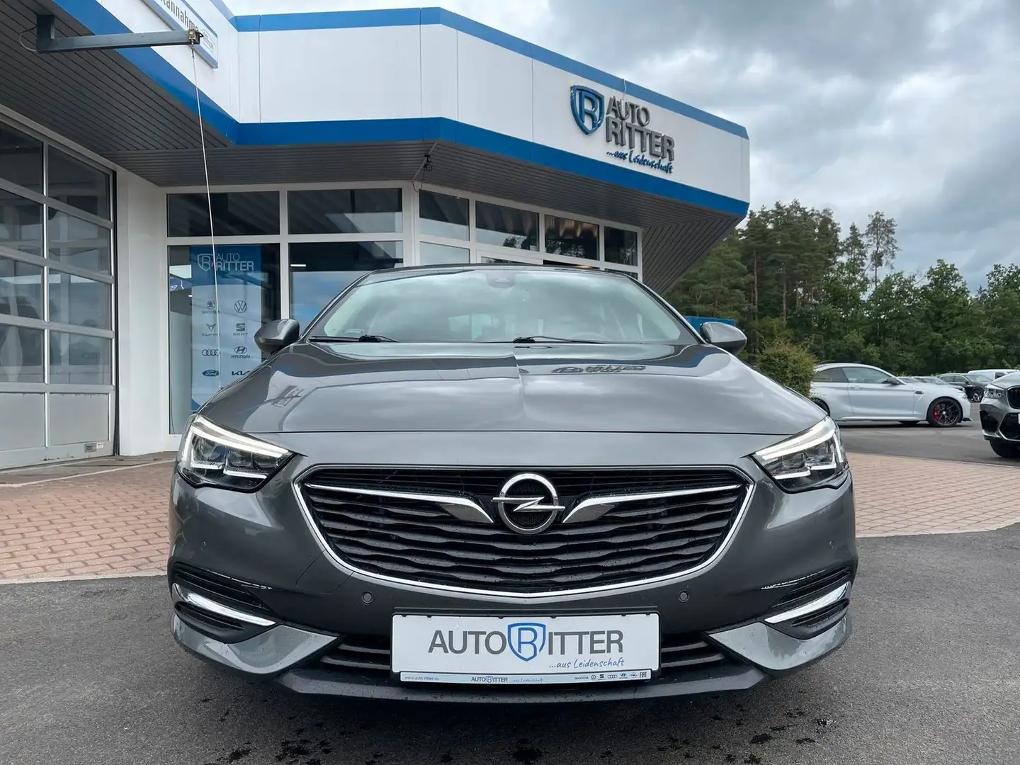 Opel Insignia 2.0 Turbo 4x4 INNOVATION Navi+ACC+SH... Grau - 2