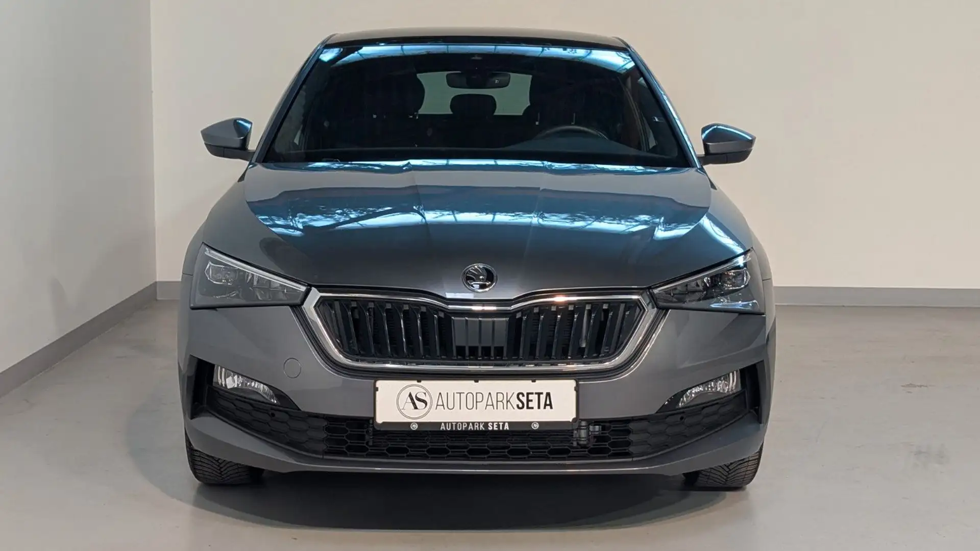 Skoda Scala 1.5 TSI DSG Style AID*LED*LANE*KESSY*PANO Gris - 2