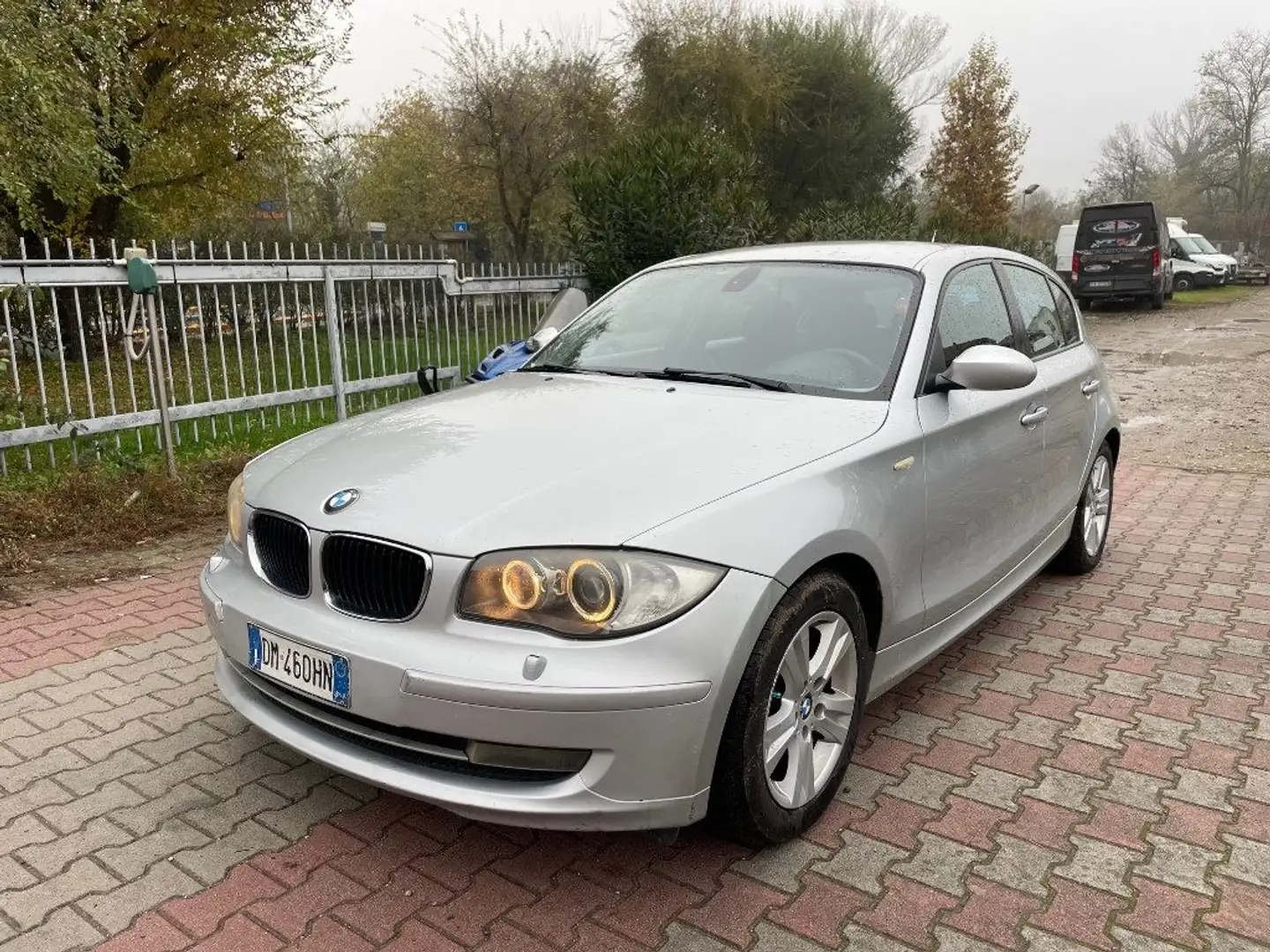 BMW 118 d cat 5 porte Attiva DPF Zilver - 1