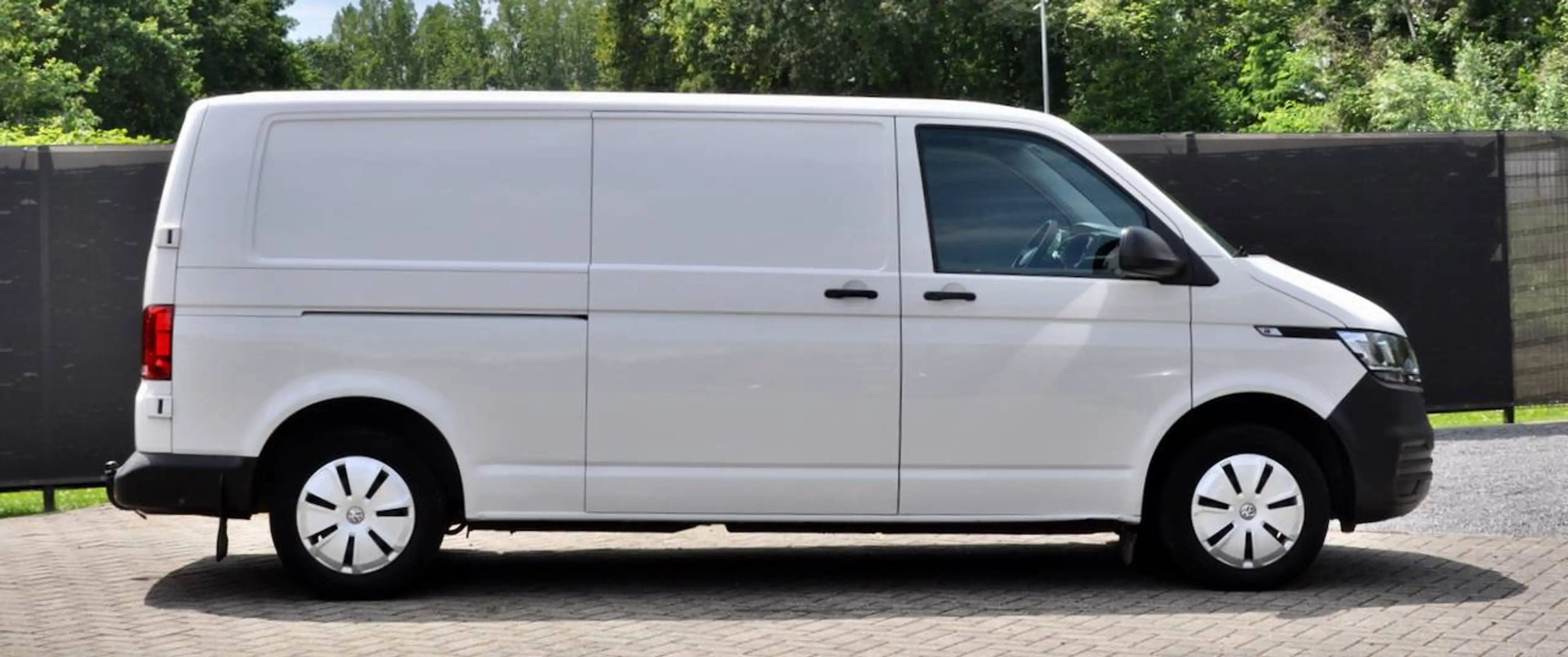 Volkswagen T6.1 Transporter 2.0 TDi LANG L2 BMT COMFORTLINE TREKHAAK **BTW** — photo 2
