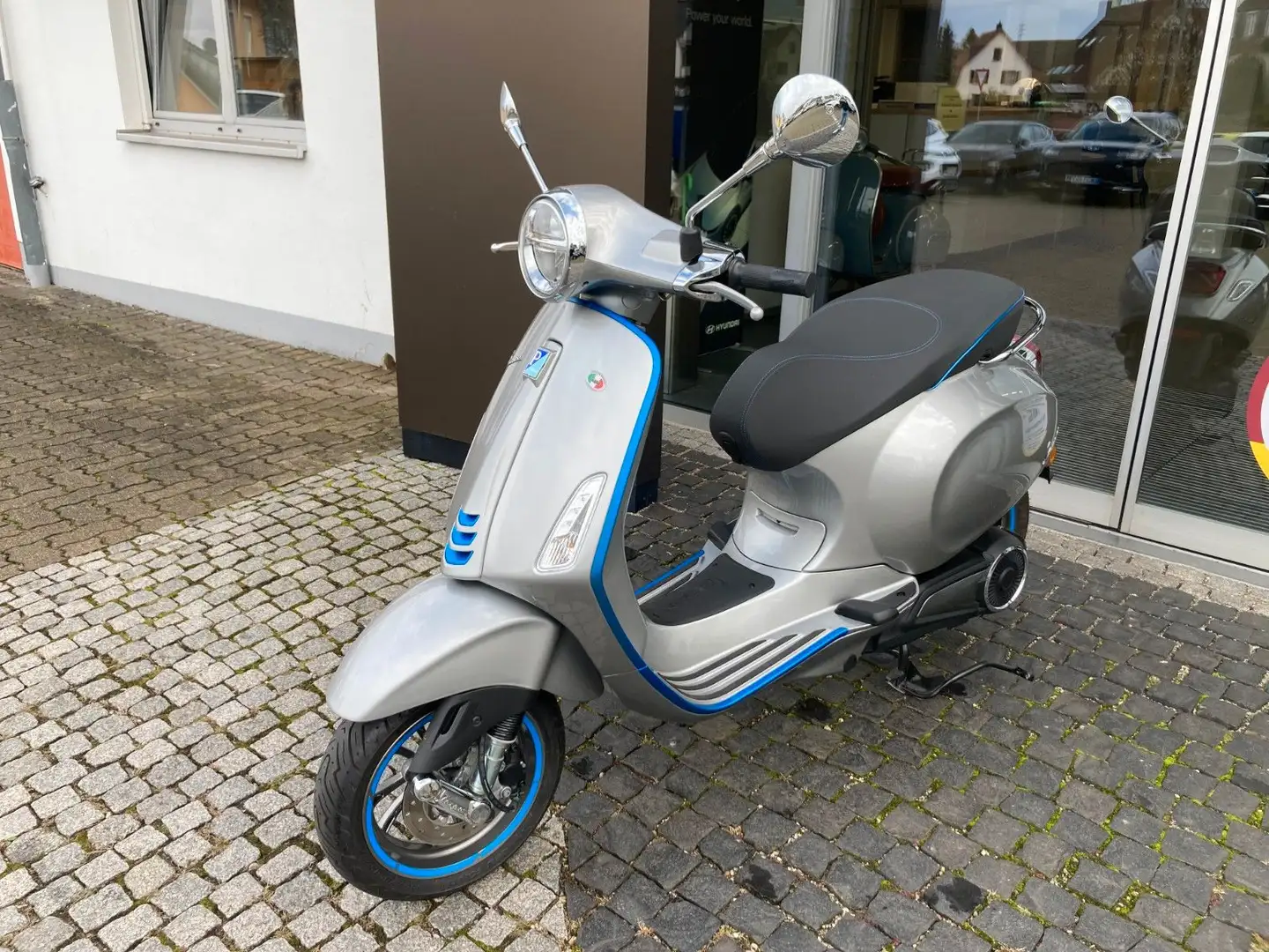 Vespa Elettrica 45 km/h Srebrny - 2