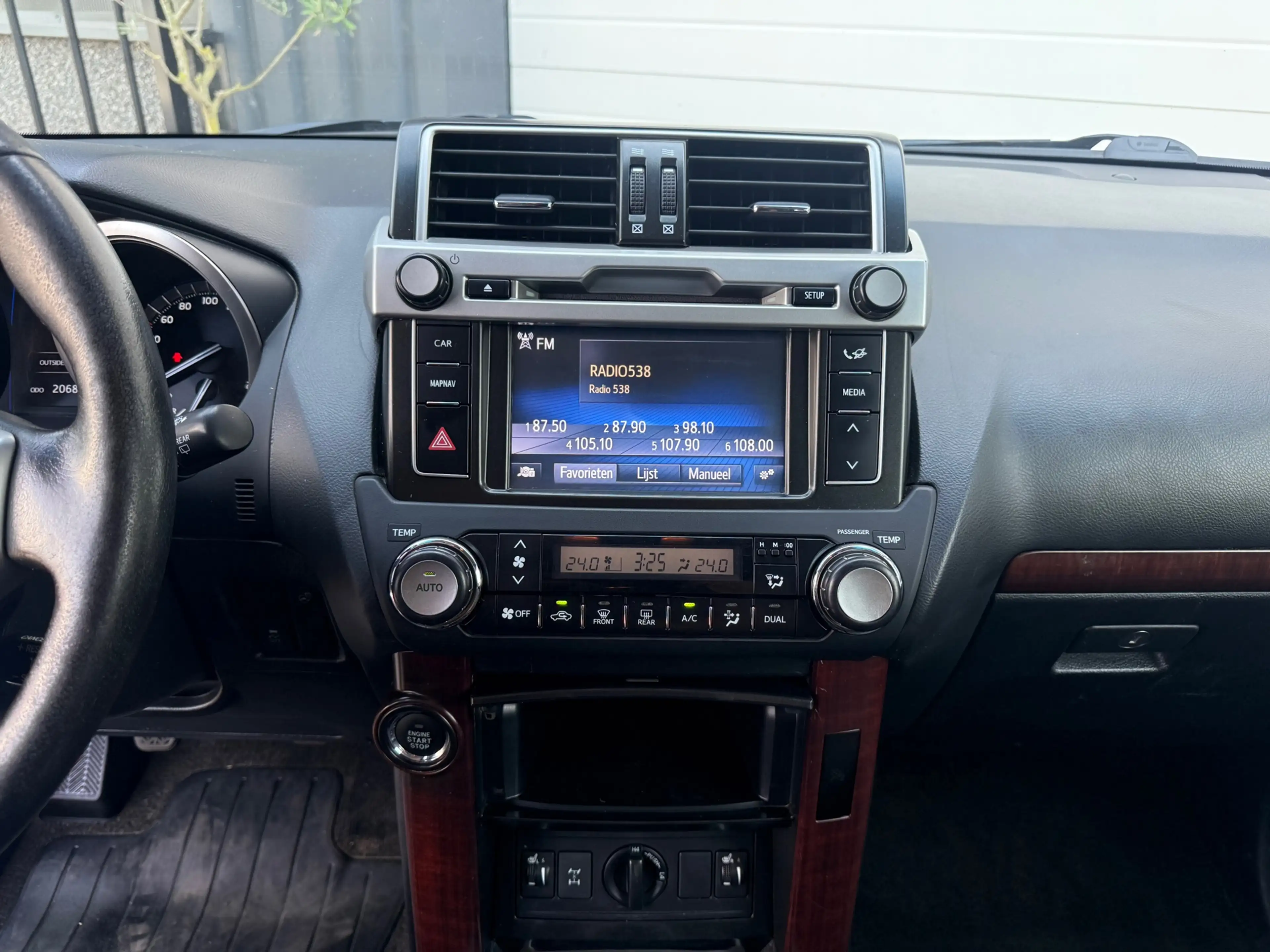 Toyota Land Cruiser 3.0 D-4D-F VX High Roof Window Van EX BTW/BOMVOL — photo 12