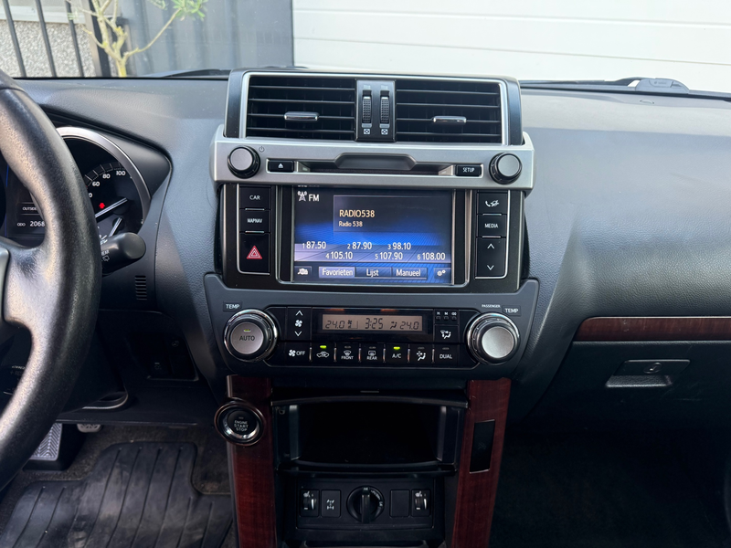 Toyota Land Cruiser 3.0 D-4D-F VX High Roof Window Van EX BTW/BOMVOL — photo 12