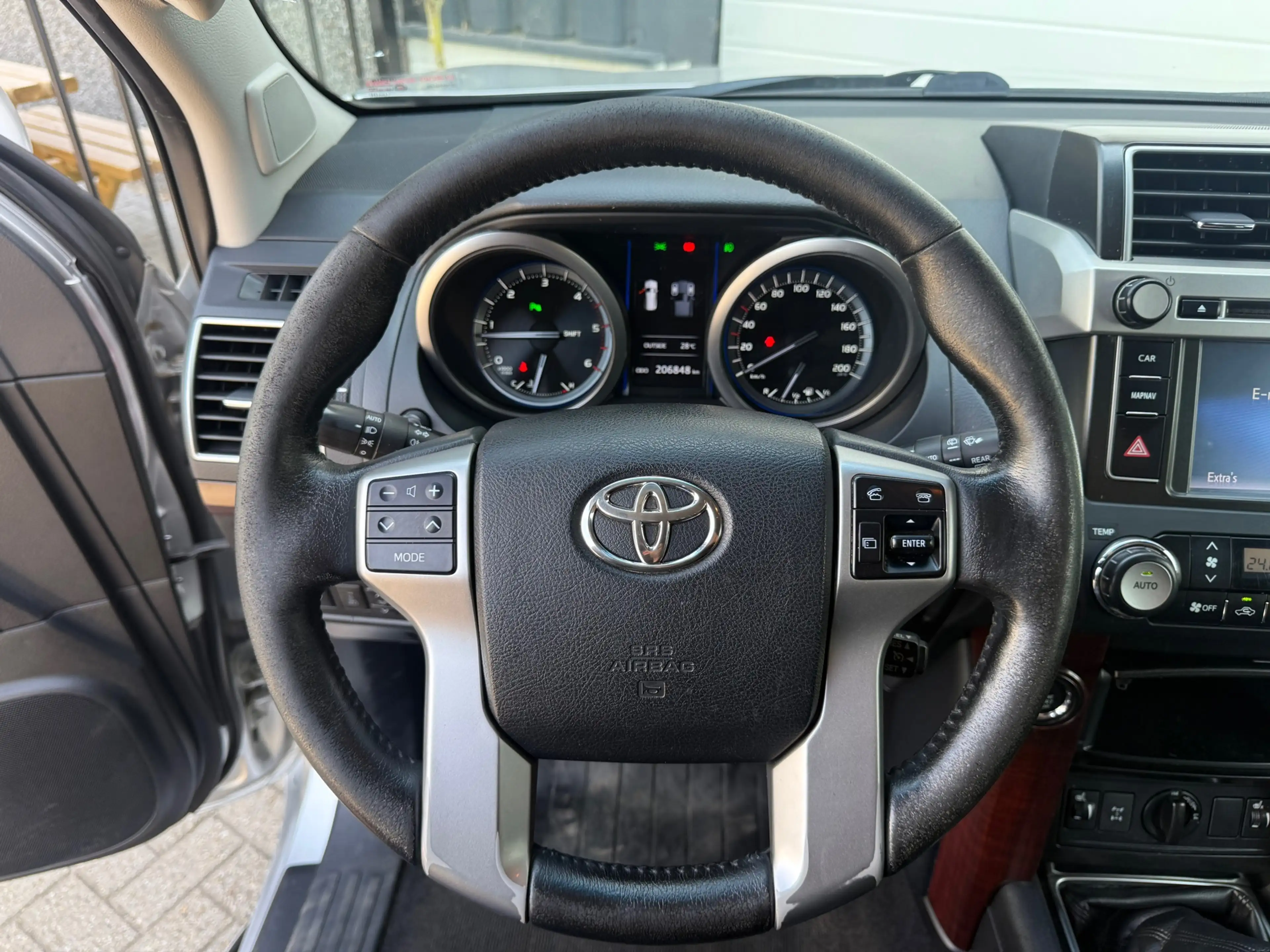 Toyota Land Cruiser 3.0 D-4D-F VX High Roof Window Van EX BTW/BOMVOL — photo 11