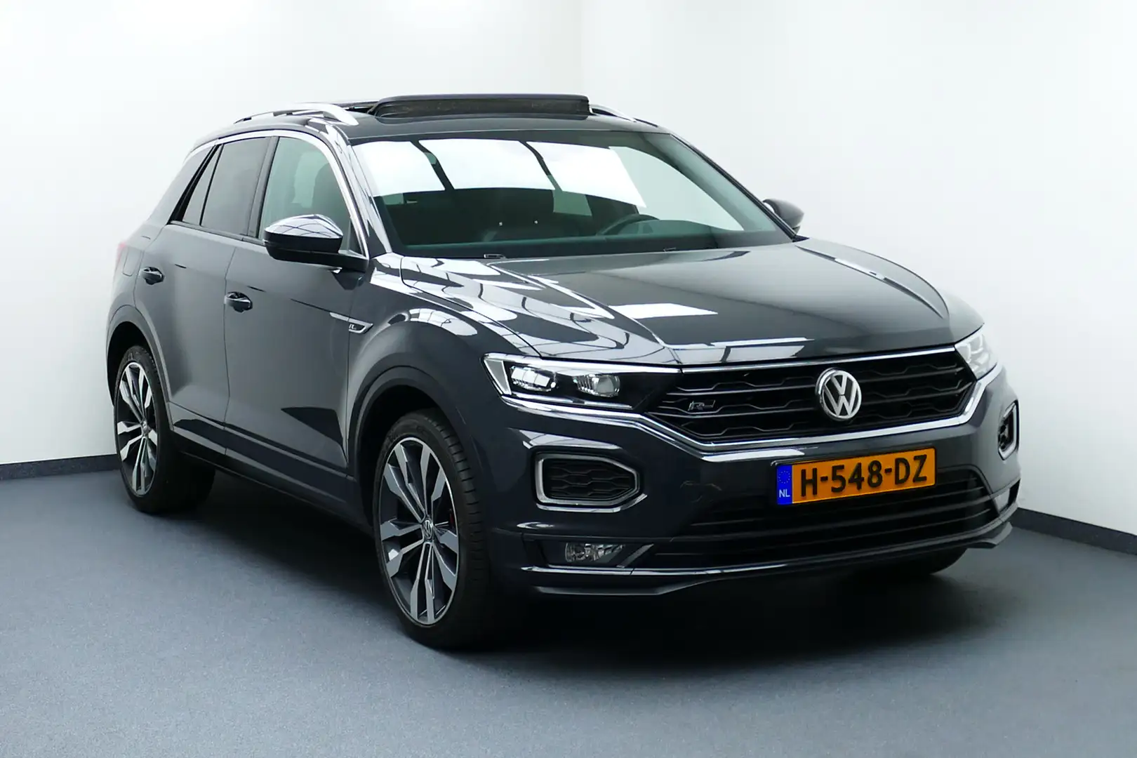 Volkswagen T-Roc 1.5 TSI Sport Business R-Line. Panodak, Adaptief C Grau - 1
