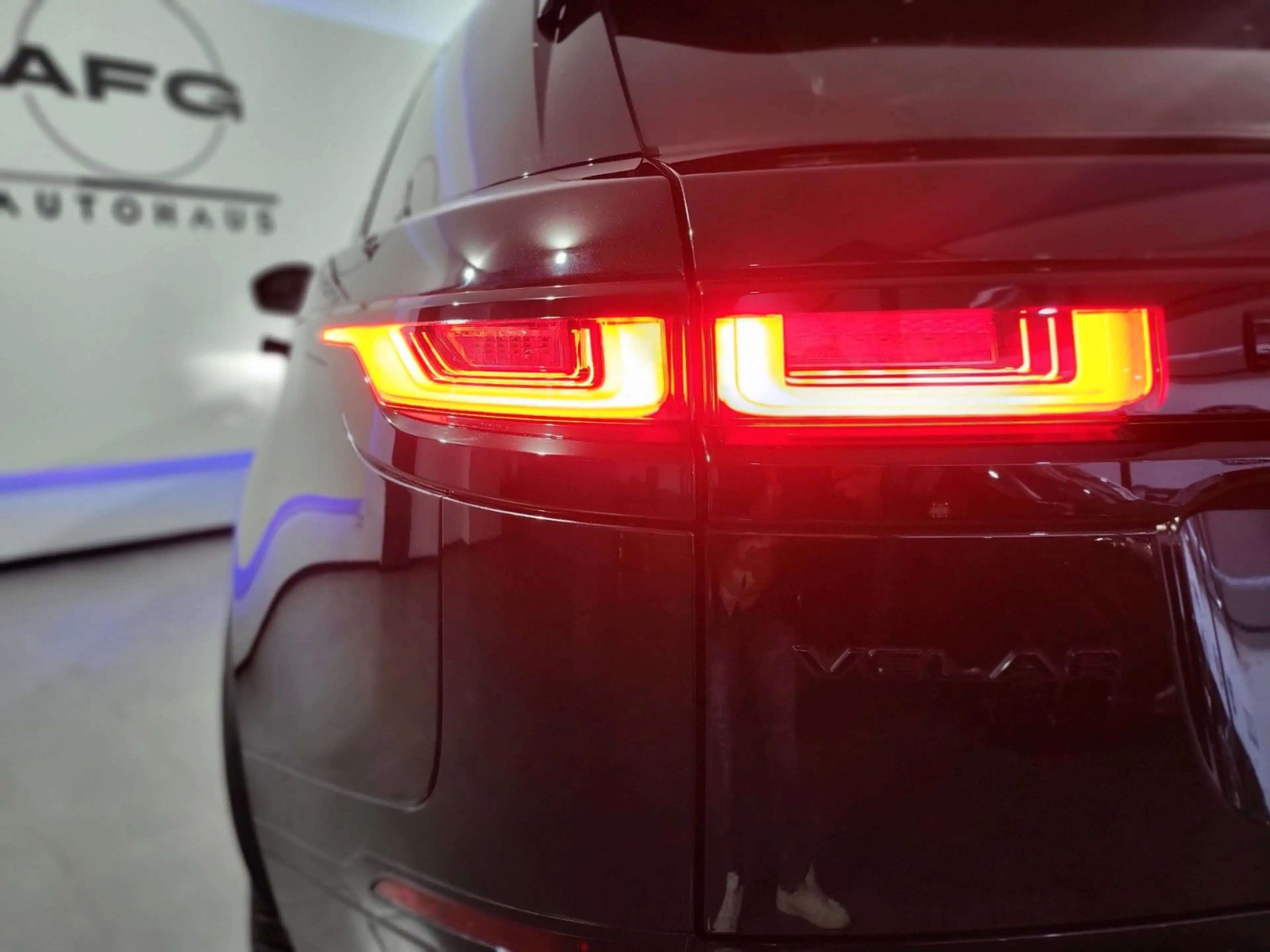 Land Rover Range Rover Velar R-Dynamic SE* — photo 12