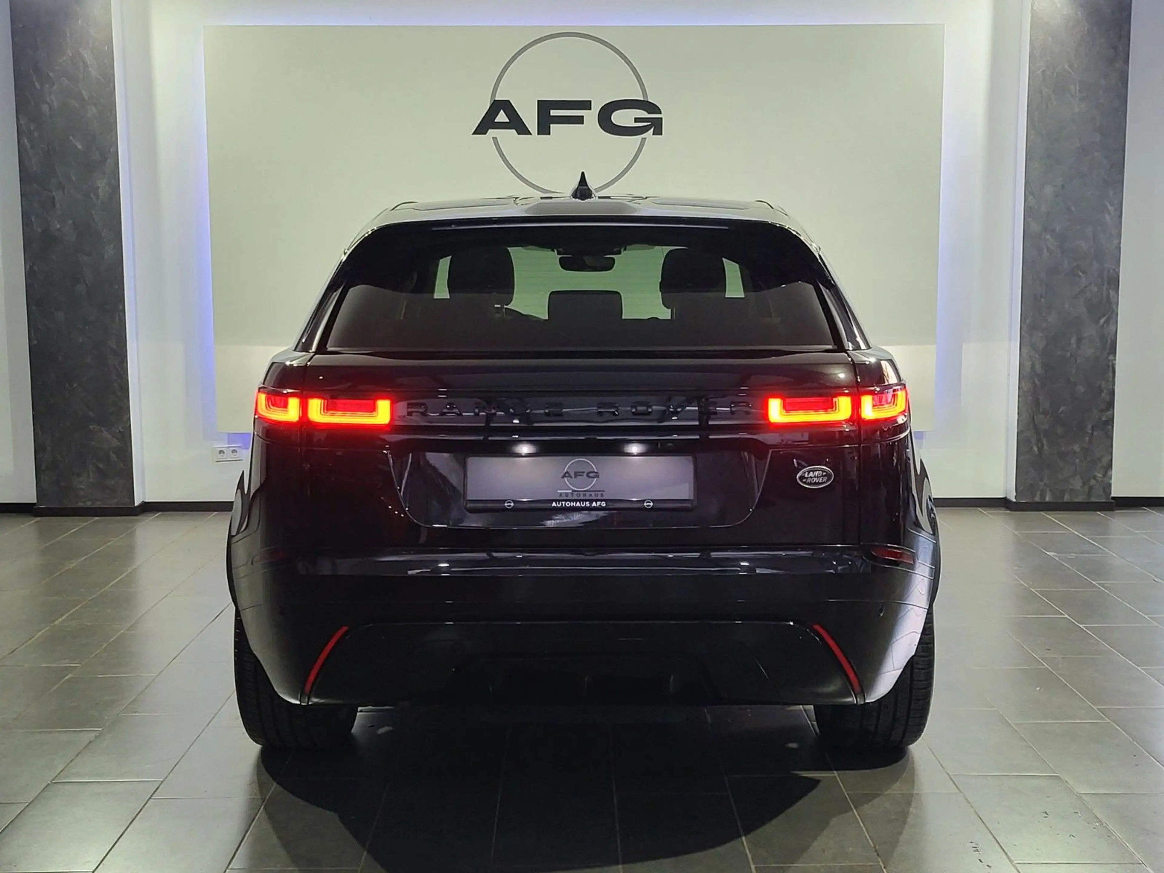 Land Rover Range Rover Velar R-Dynamic SE* — photo 6