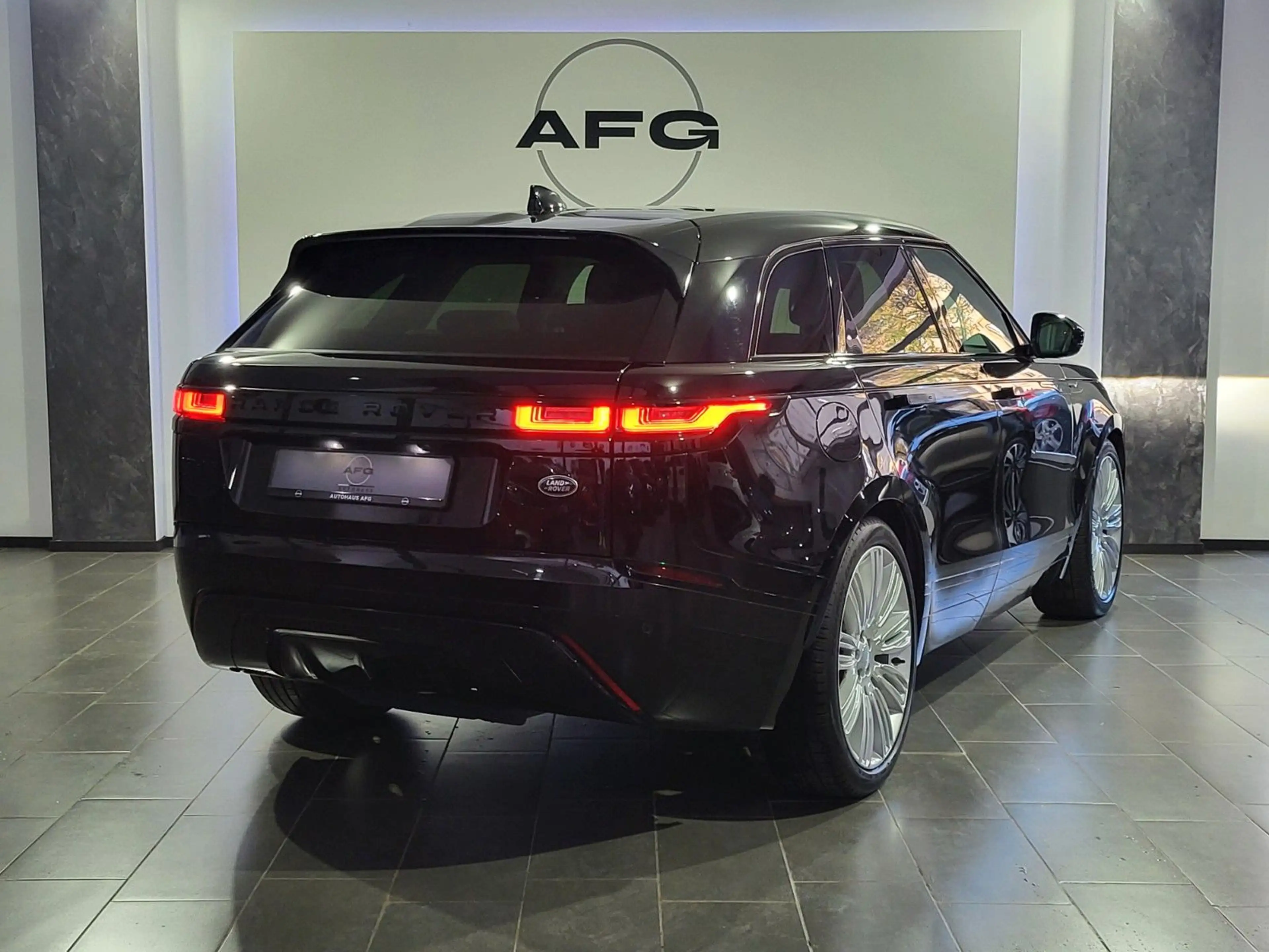 Land Rover Range Rover Velar R-Dynamic SE* — photo 5
