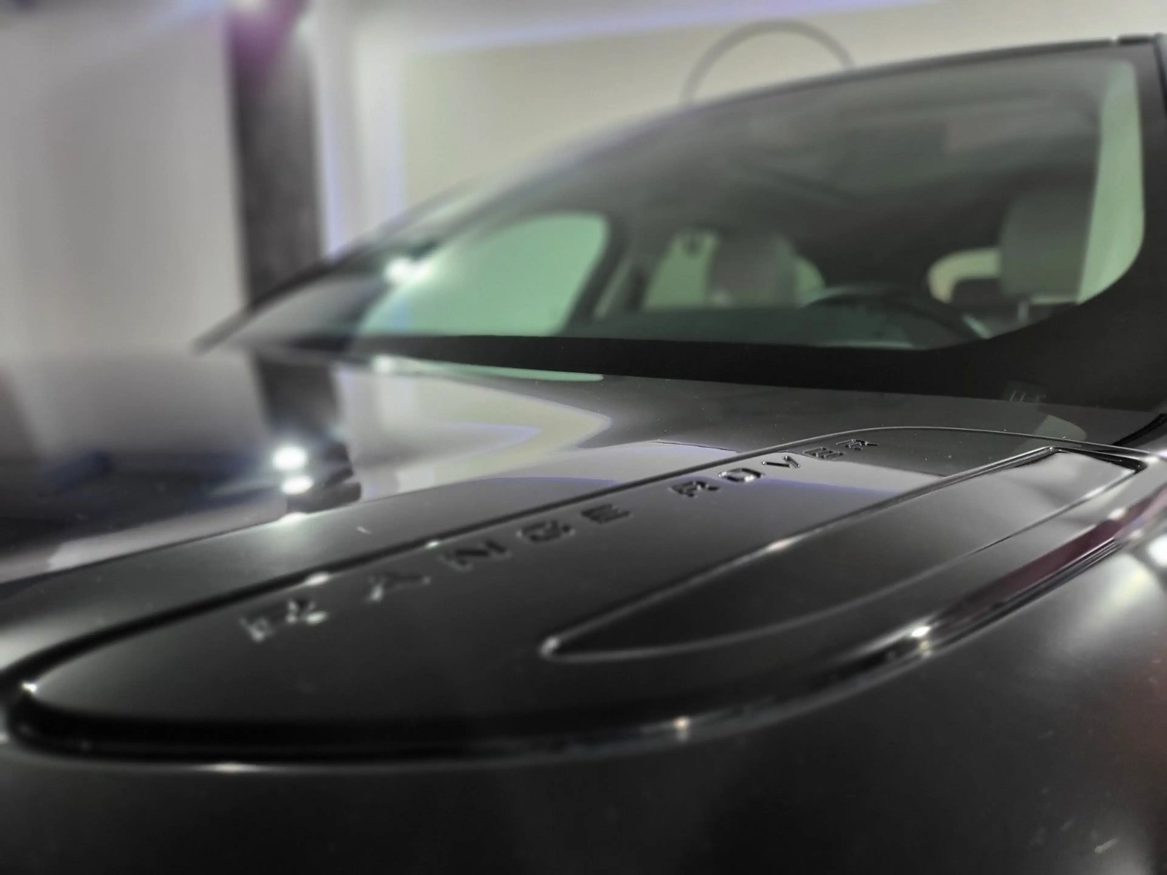Land Rover Range Rover Velar R-Dynamic SE* — photo 10