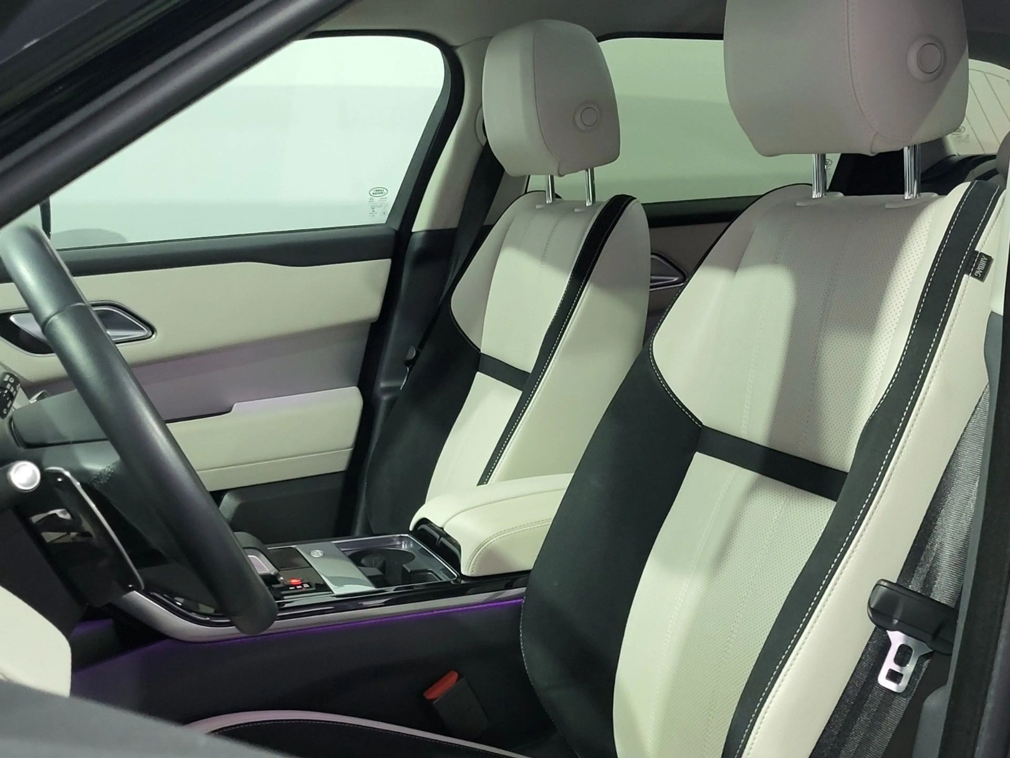 Land Rover Range Rover Velar R-Dynamic SE* — photo 15