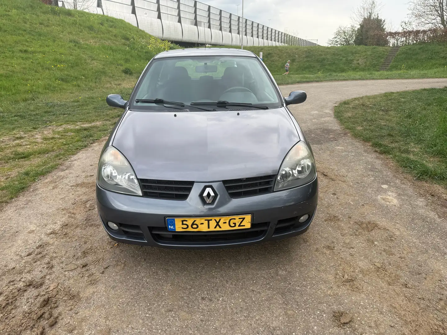 Renault Clio Clio 1.4-16V Campus Gris - 1