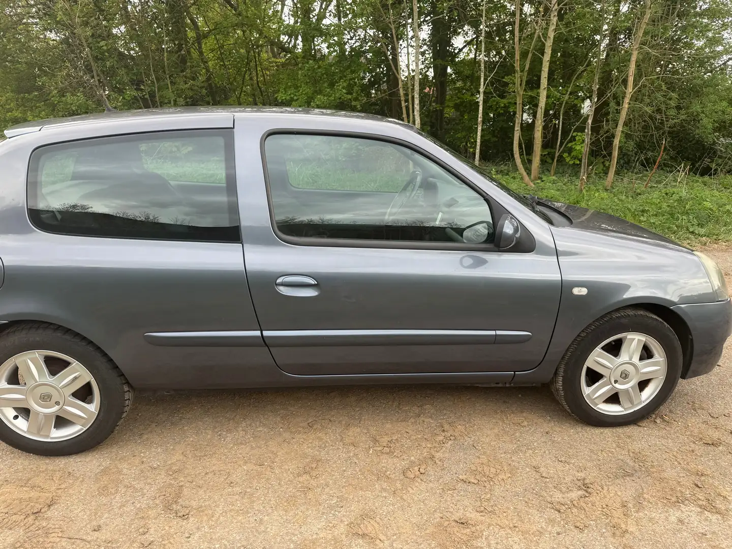 Renault Clio Clio 1.4-16V Campus Gris - 2