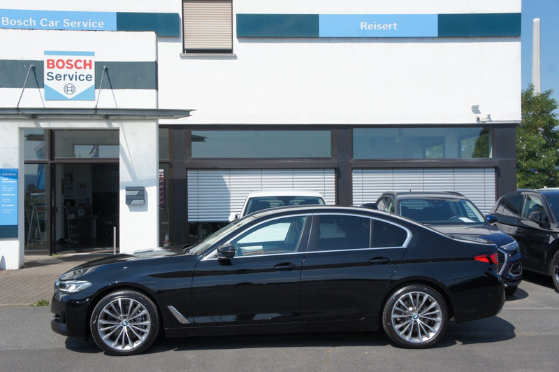 BMW 540 d xDrive Lim. *ACC*AHK*LIVE*KAM*19Z*AMBIENTE — photo 3