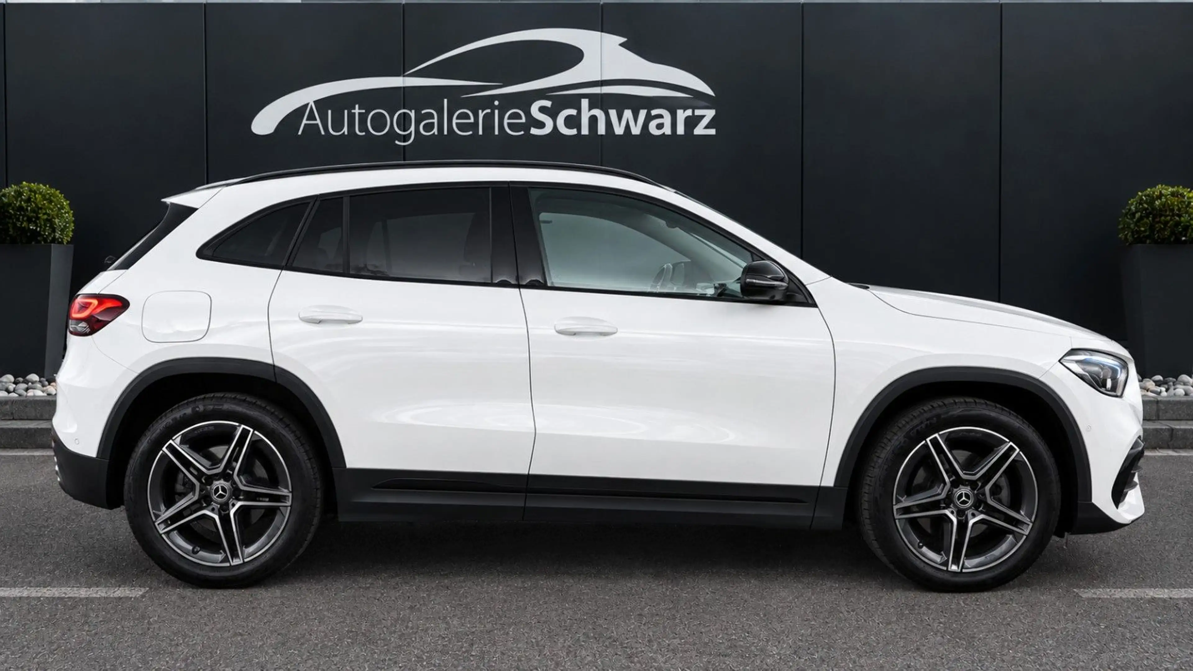 Mercedes-Benz GLA 250 e AMG 360 KAM AHK MULTIBEAM PANO DIS+ AMB — photo 4