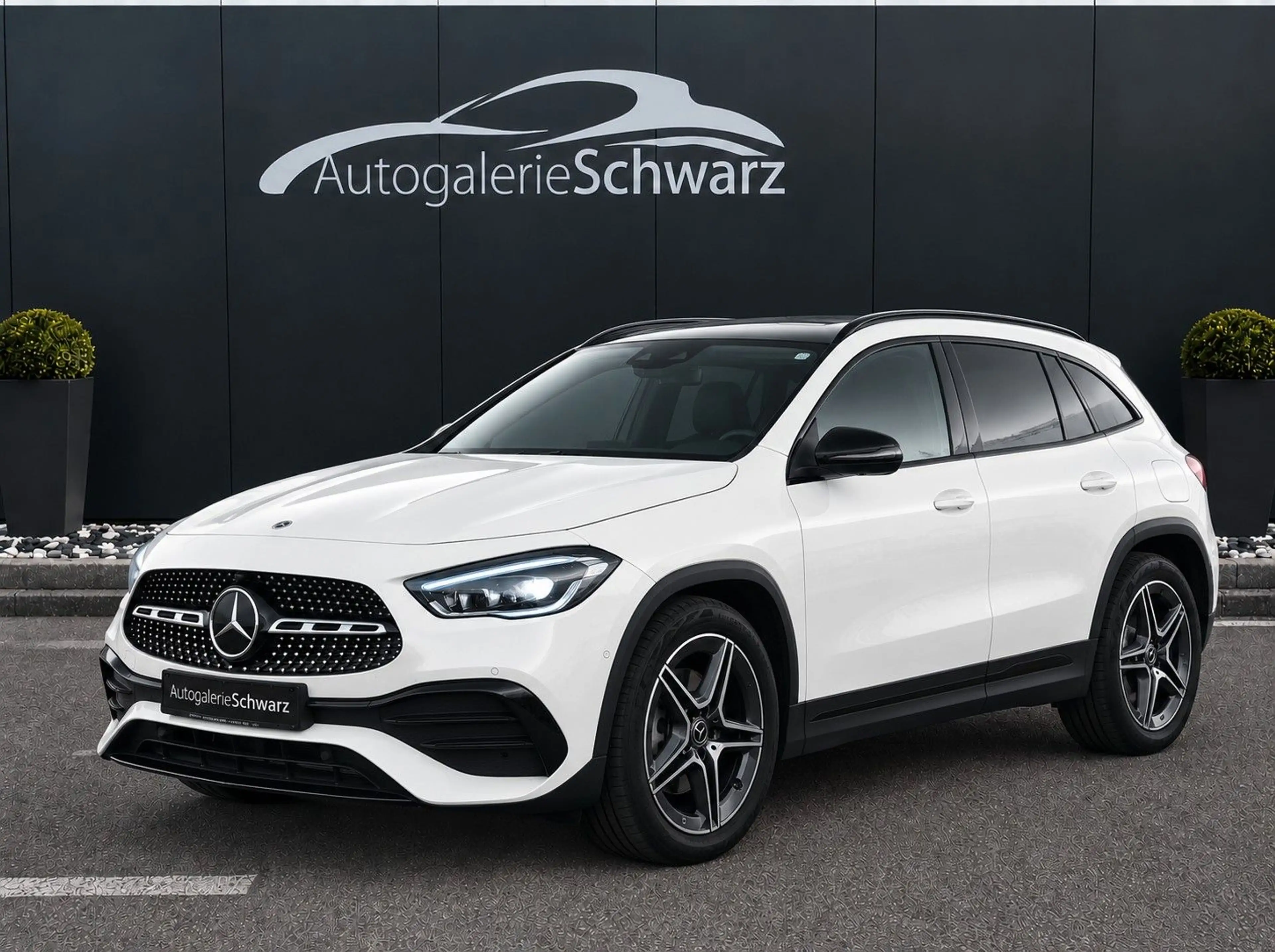 Mercedes-Benz GLA 250 e AMG 360 KAM AHK MULTIBEAM PANO DIS+ AMB