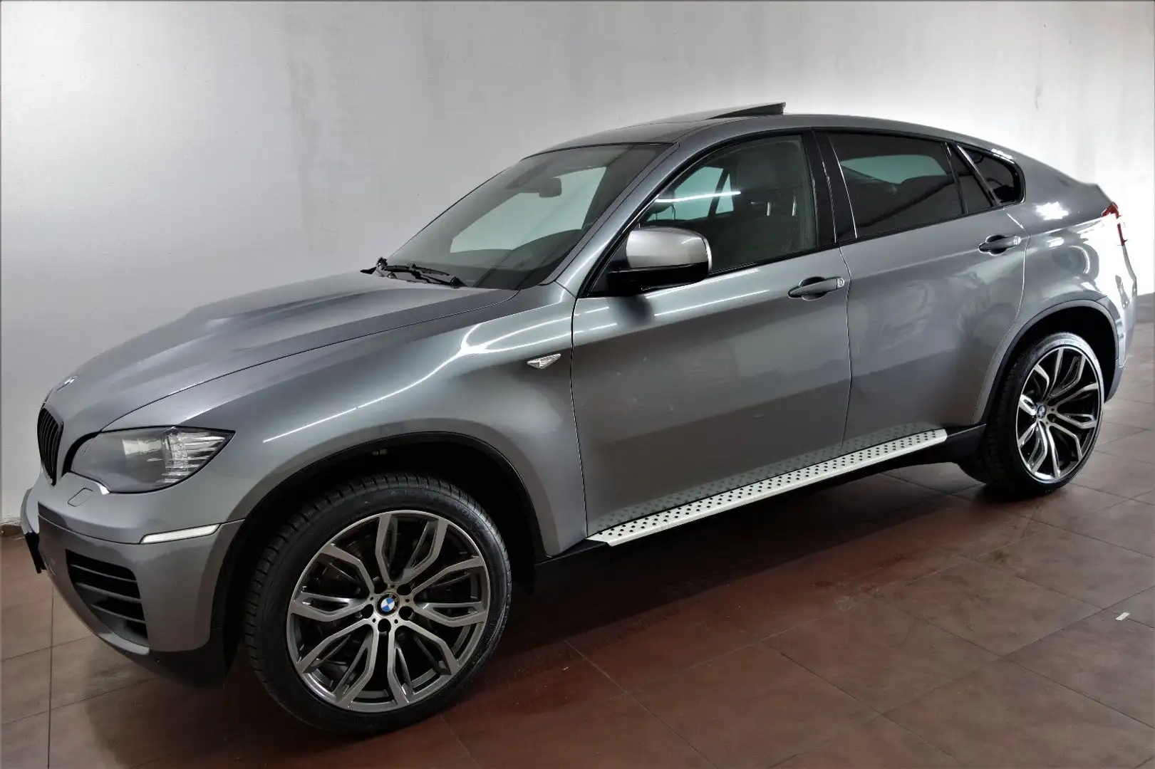 BMW X6 M d Head-Up/Soft-Close/21-Zoll/Xenon/Navi Grau - 2