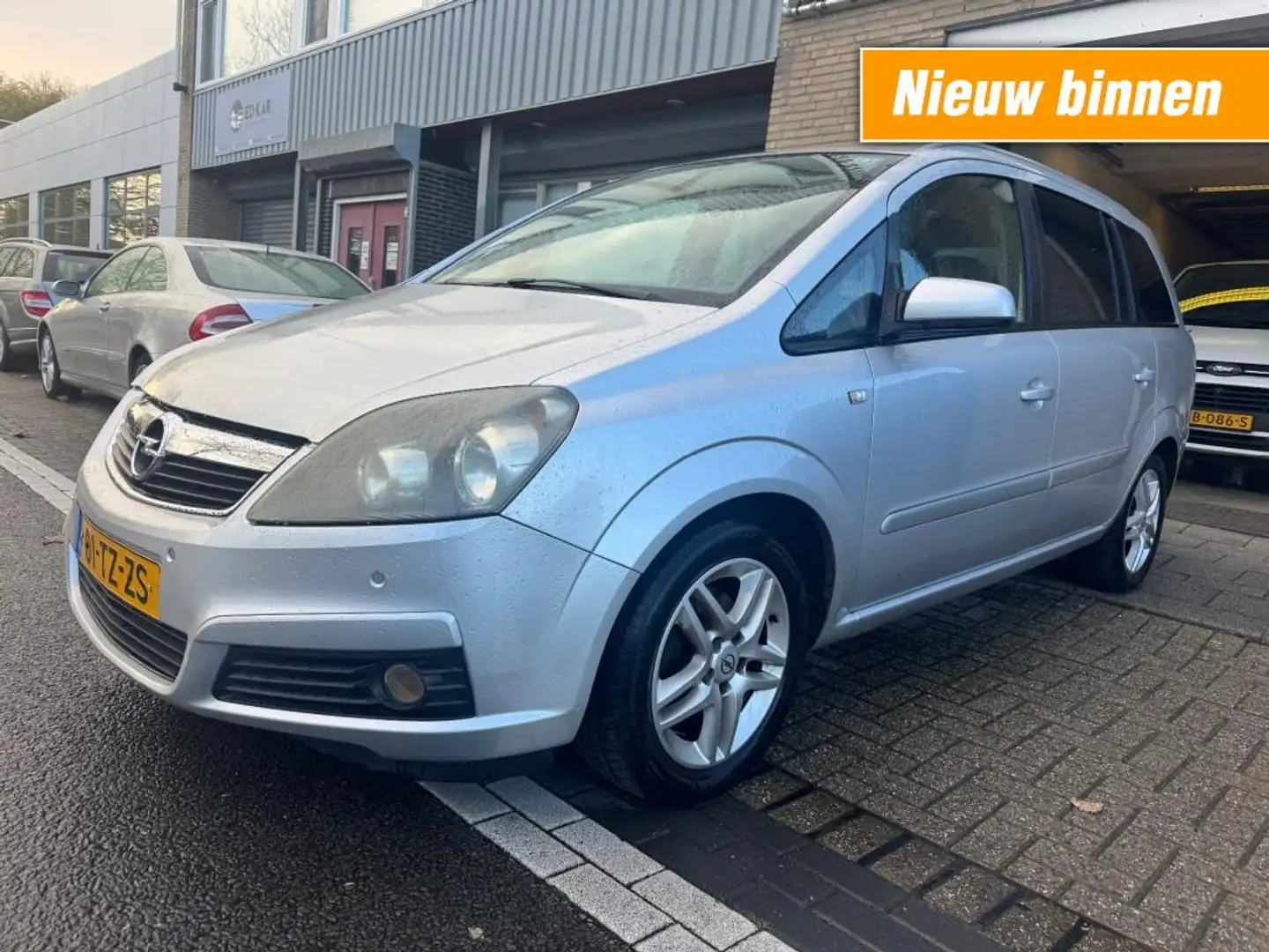 Opel Zafira 1.6 Temptation AIRCO LMV PDC GOEDONDERHOUDEN NAP A Grijs - 1