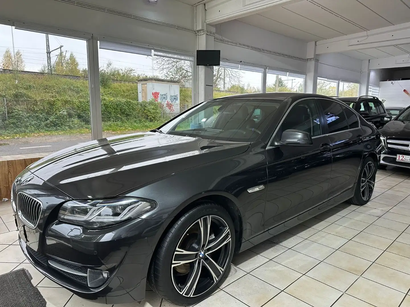 BMW 520 Baureihe 5 Lim. 520 d Grau - 2