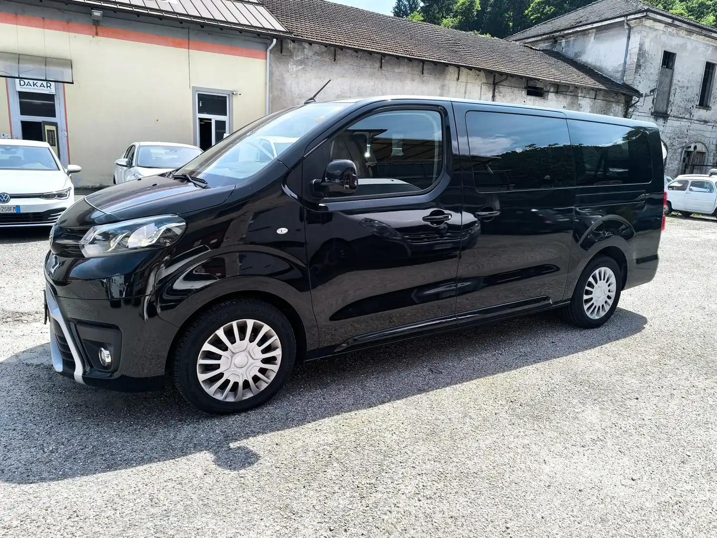 Toyota Proace 2.0D 150 CV L2 D  PASSO LUNGO L2 9 POSTI Noir - 2