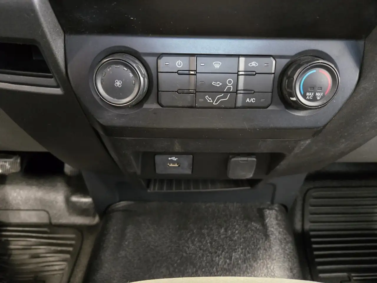 Ford F 550 снимка Ford F 550