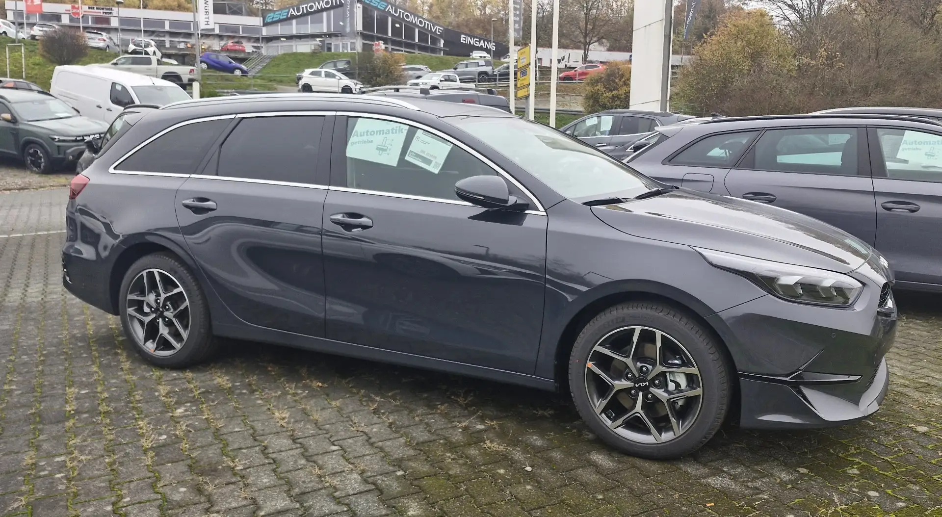 Kia Ceed SW / cee'd SW 1.5 Ceed SW Automatik / Navi / Winterpaket Grau - 2