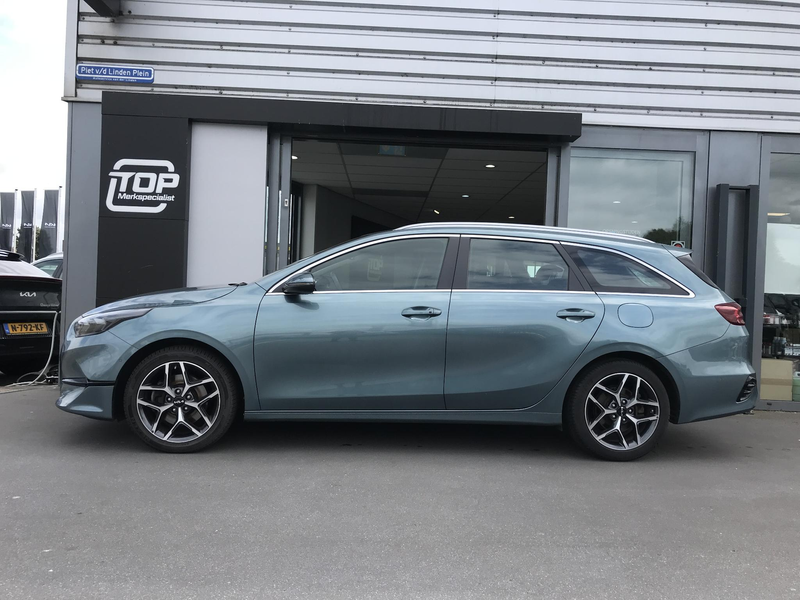 Kia Ceed SW / cee'd SW Sportswagon 1.5 T-GDi DynamicPlusLine — photo 2